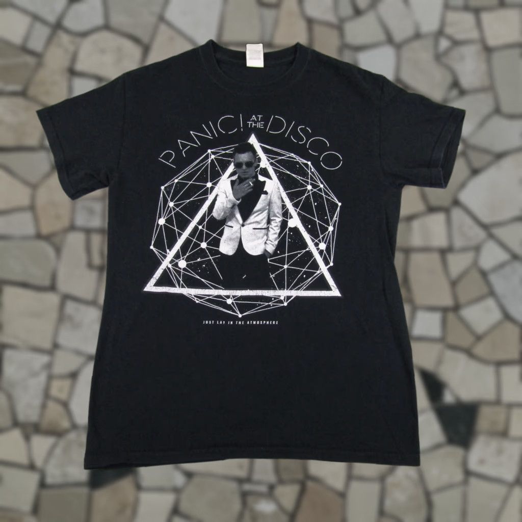 Gildan VINTAGE Panic At The Disco T-Shirt Men Small Black Band Music Rock Concert Tee 90s Size US S / EU 44-46 / 1 - 1 Thumbnail
