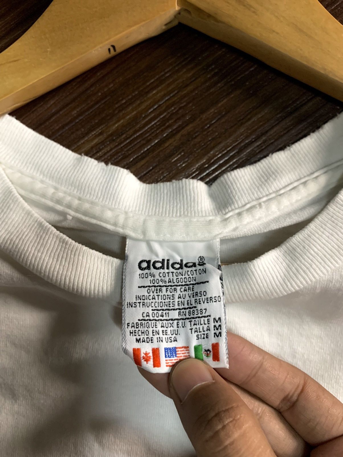 Adidas VINTAGE ADIDAS BASKETBALL PHOTOTEE Size US M / EU 48-50 / 2 - 7 Thumbnail