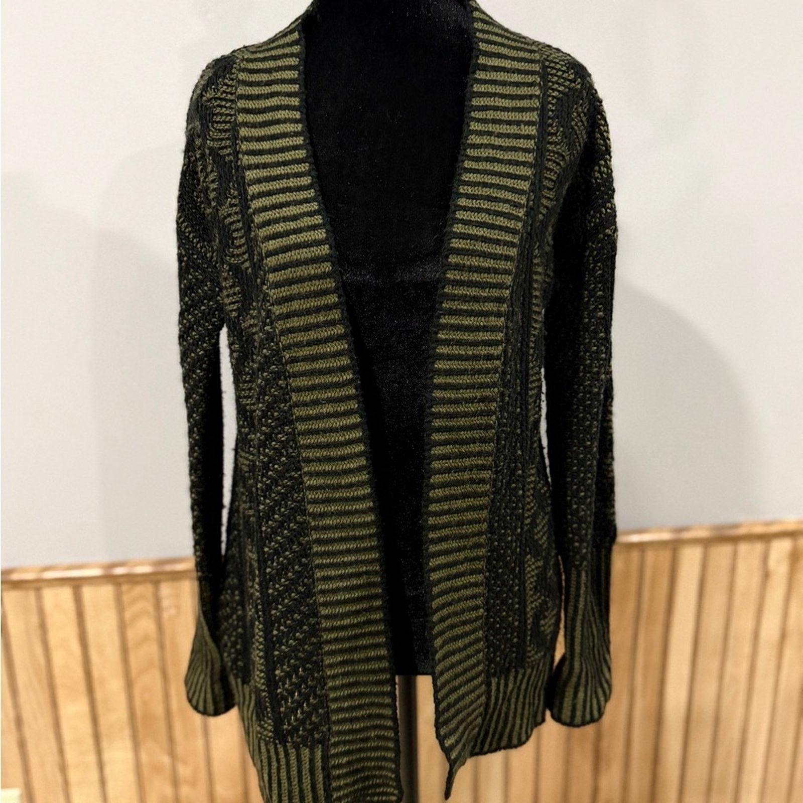 Other Romeo + Juliet Couture Green & Black Knit Cardigan Sz Small Size S / US 4 / IT 40 - 7 Thumbnail