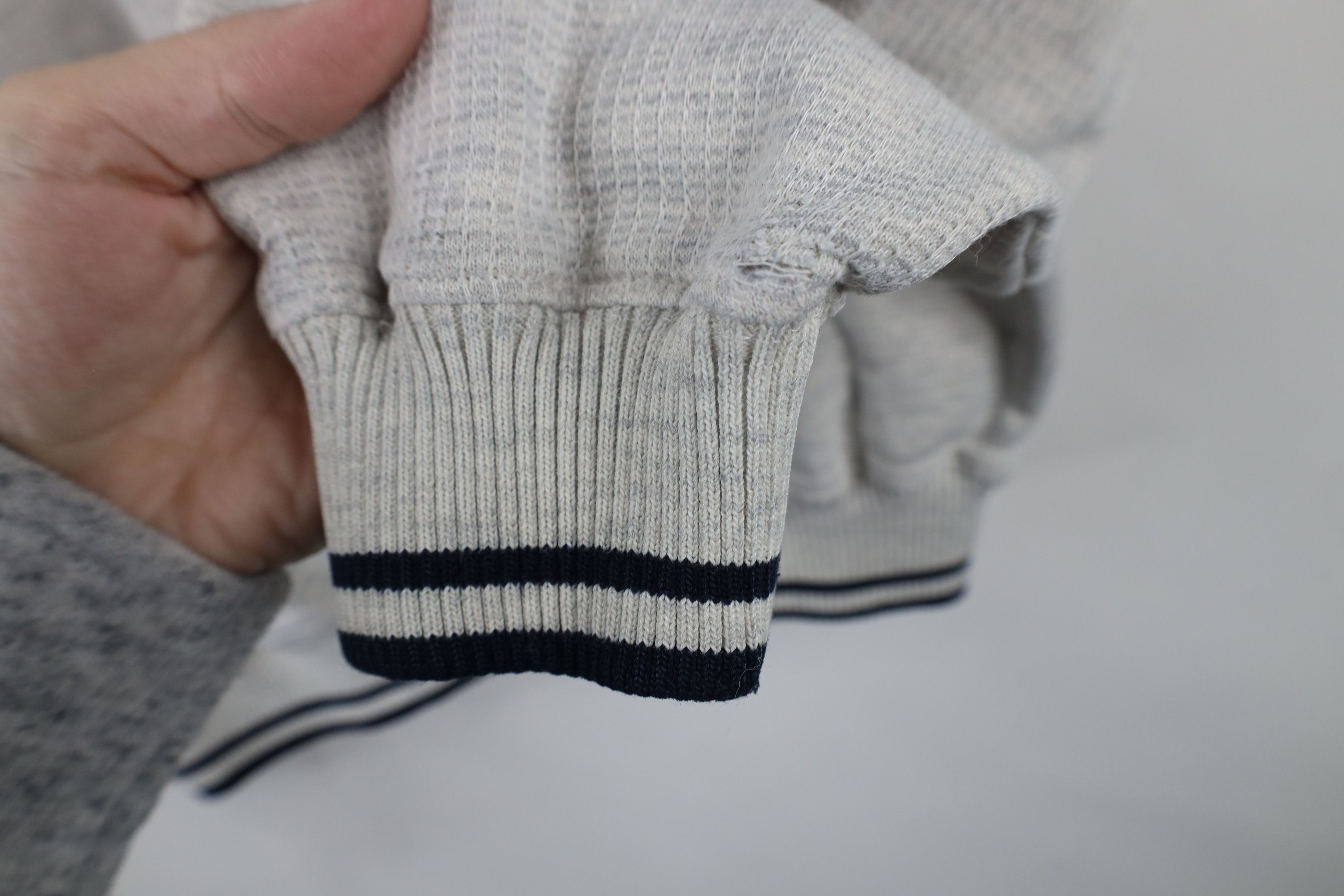 Vintage Vintage 90s Golf Course Thermal Knit V-Neck Sweatshirt Gray Size US M / EU 48-50 / 2 - 8 Thumbnail