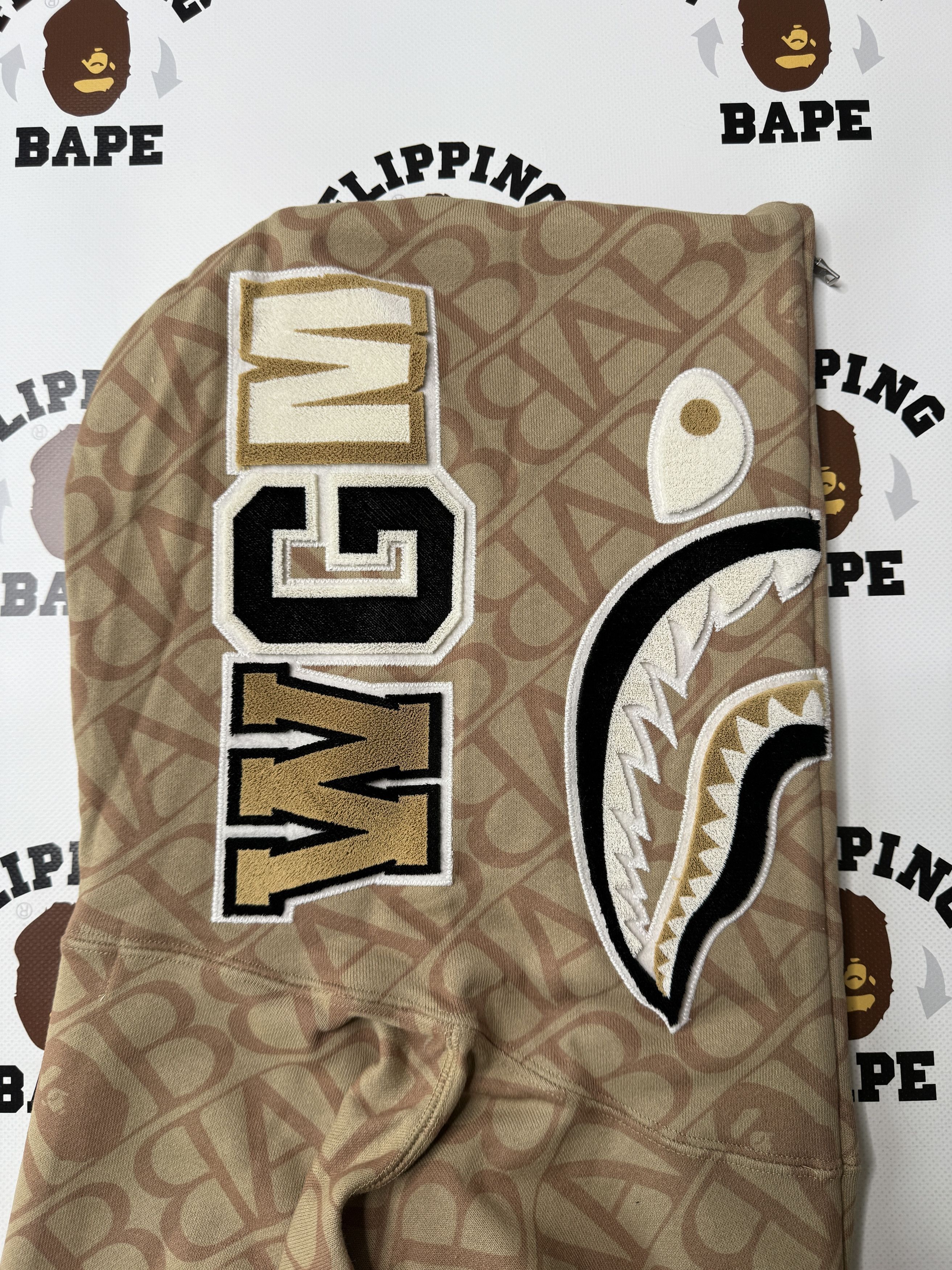 Bape SPORT MONOGRAM SHARK HOODIE Size US M / EU 48-50 / 2 - 3 Thumbnail