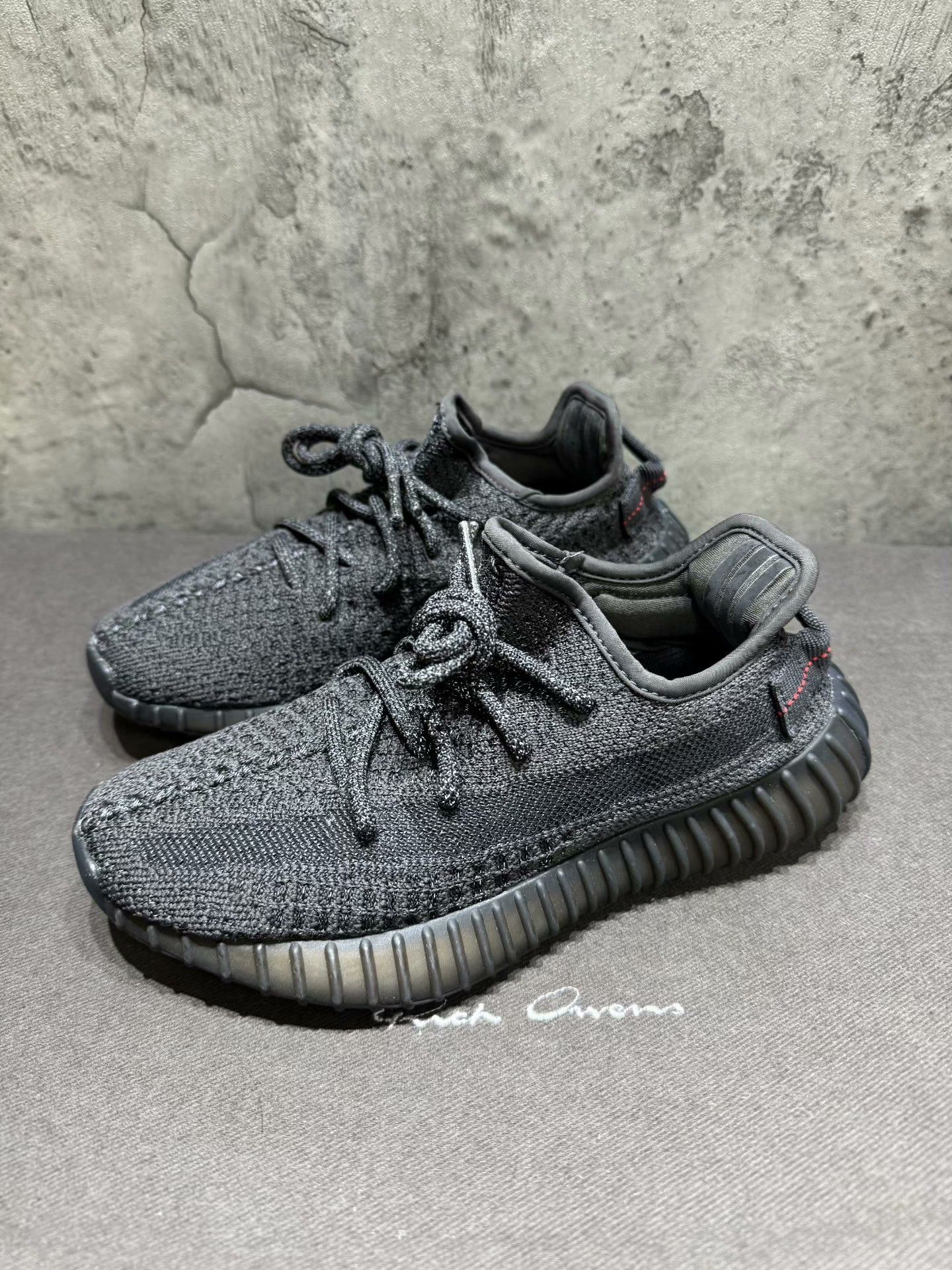 Yeezy Yeezy Black Lowtop Sneakers 36 Men Size US 5 / EU 37 - 1 Thumbnail