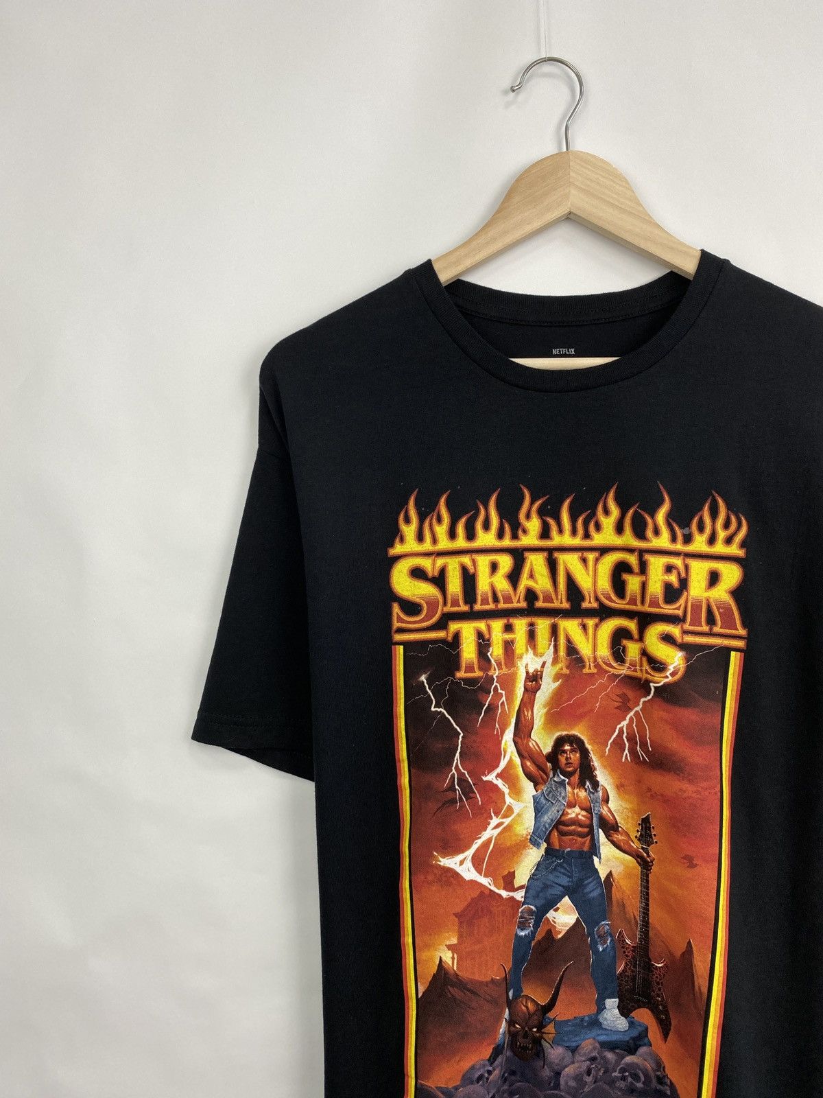 Band Tees 🇺🇸 Y2K Stranger Thing Big Print Bootleg T-Shirt Rock Rare Size US XL / EU 56 / 4 - 2 Thumbnail