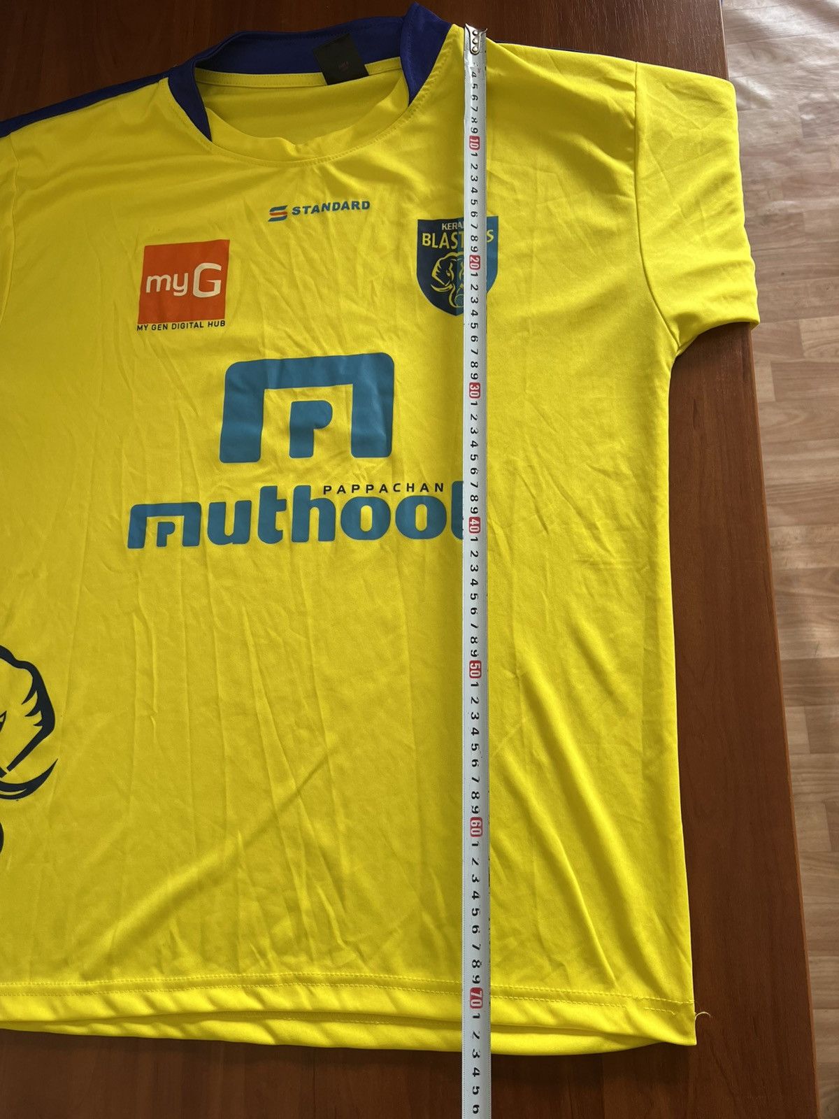 Vintage 2025/26 KERALA BLASTERS INDIA SOCCER JERSEY FOOTBALL SHIRT Size US XL / EU 56 / 4 - 17 Thumbnail