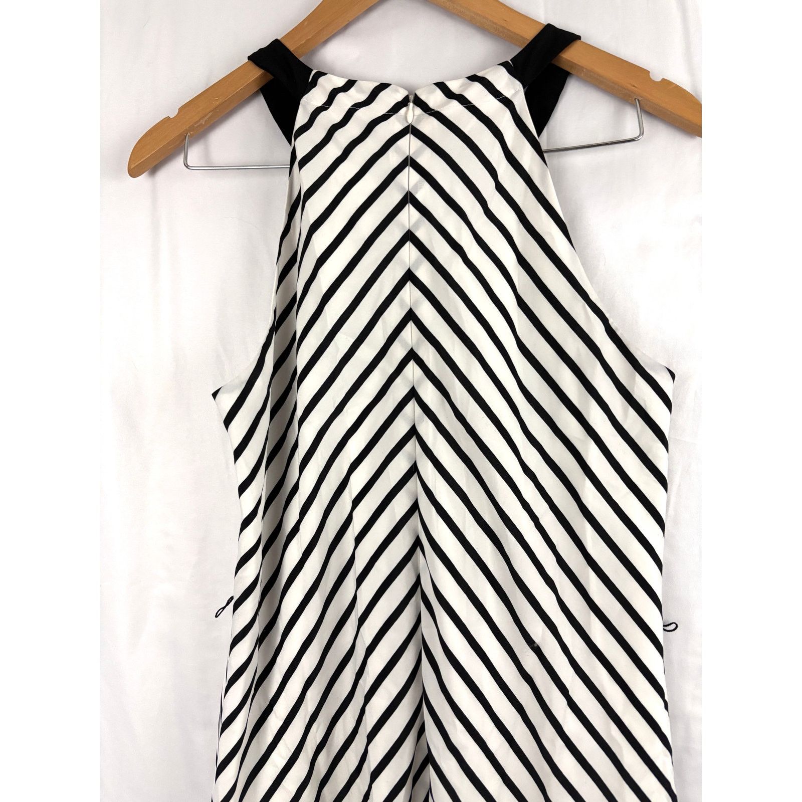 Ann Taylor Ann Taylor Stripe Halter Sleeveless Chevron Maxi Dress 8T Size M / US 6-8 / IT 42-44 - 4 Thumbnail