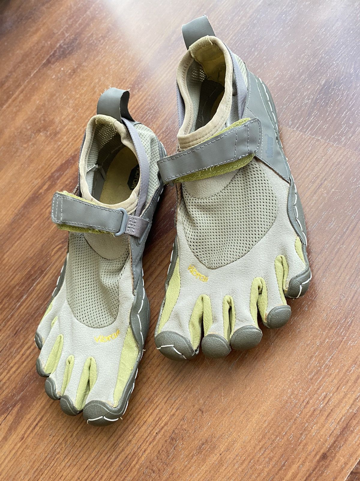 Vibram Vibram Five Fingers grey shoes Size US 10 / IT 40 - 3 Thumbnail