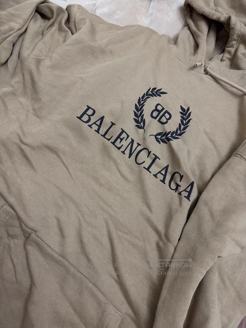 Balenciaga Balenciaga Embroidered Sweatshirt Size US S / EU 44-46 / 1 - 1 Thumbnail
