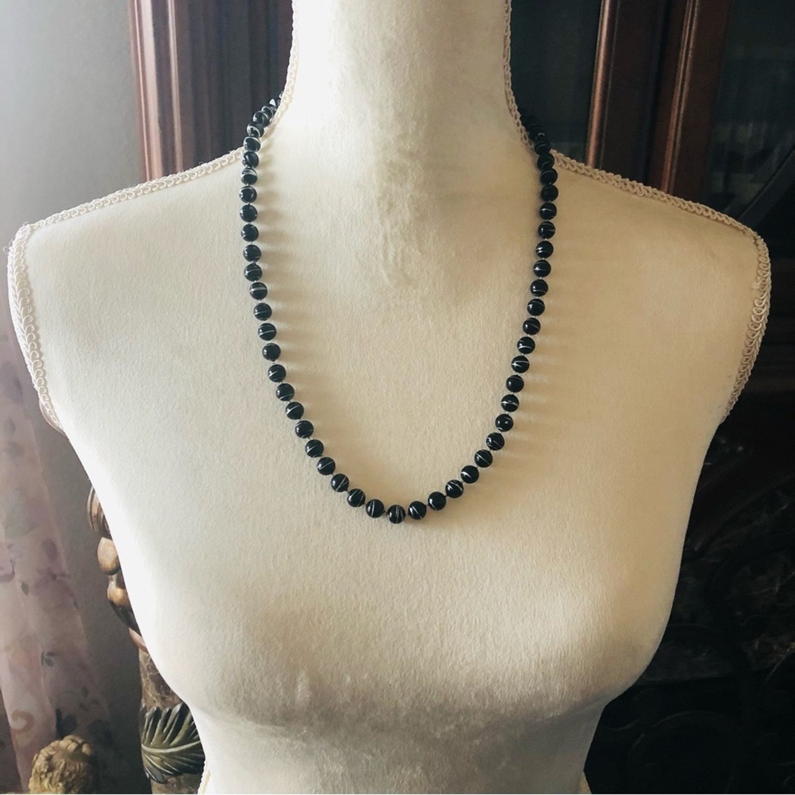 Vintage Vintage 80s black with silver metallic painted bead necklace Size ONE SIZE - 6 Thumbnail