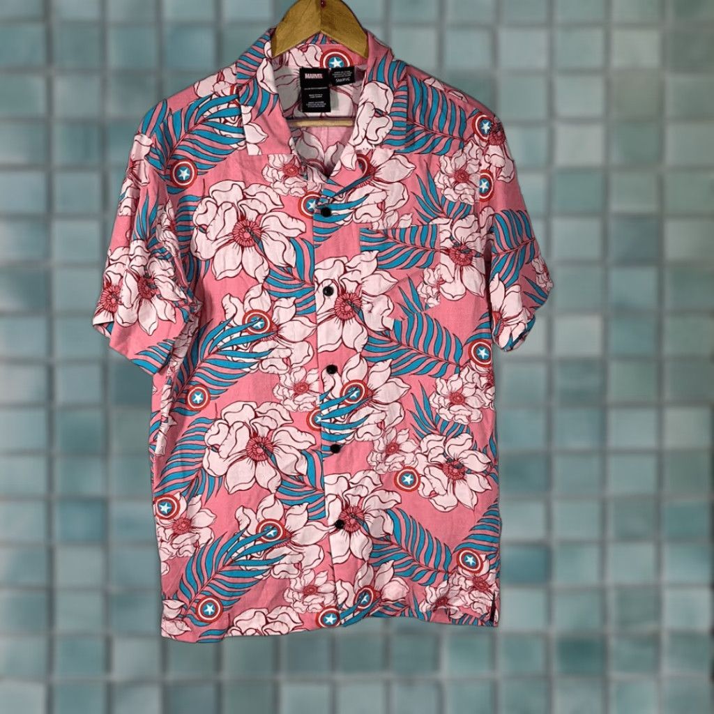 Vintage Marvel Captain America Shirt Floral Pink Hawaiian Button-Down Short Sleeve S Mens Small Size US S / EU 44-46 / 1 - 1 Thumbnail