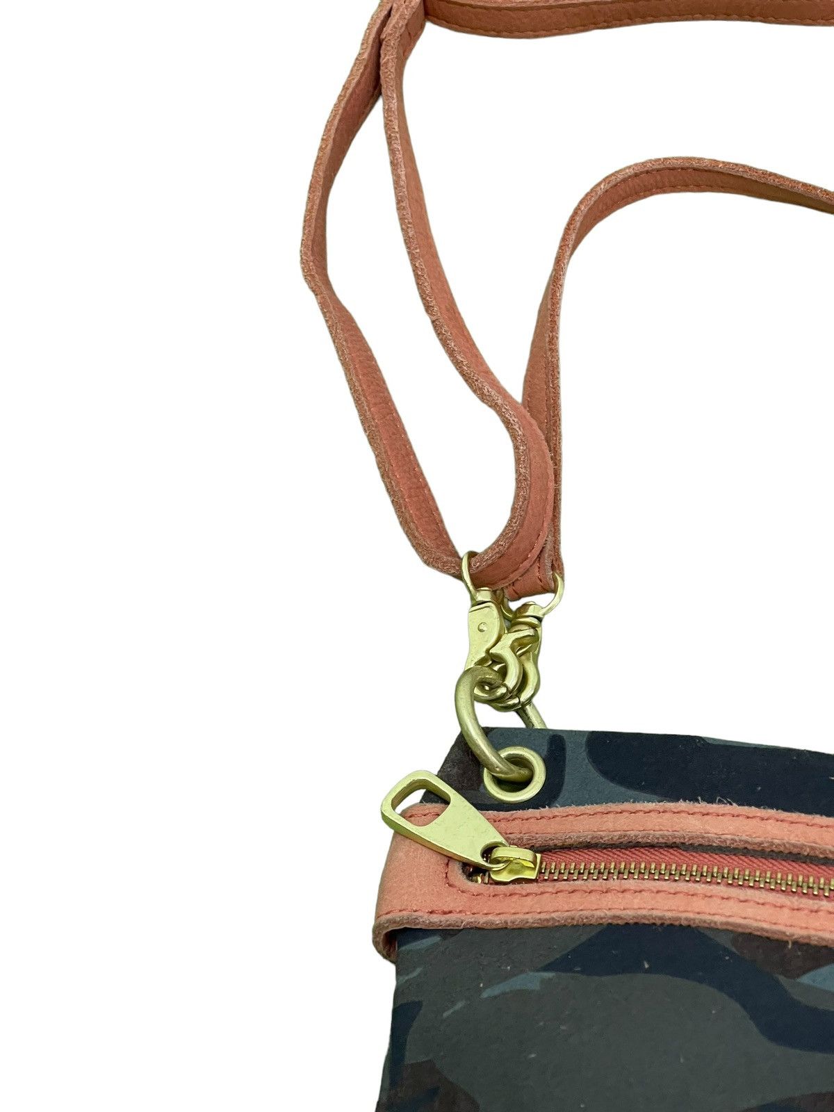 Japanese Brand Full Leather Nouer Cross Body Camo Sling Bag 2🟩 Size ONE SIZE - 17 Thumbnail