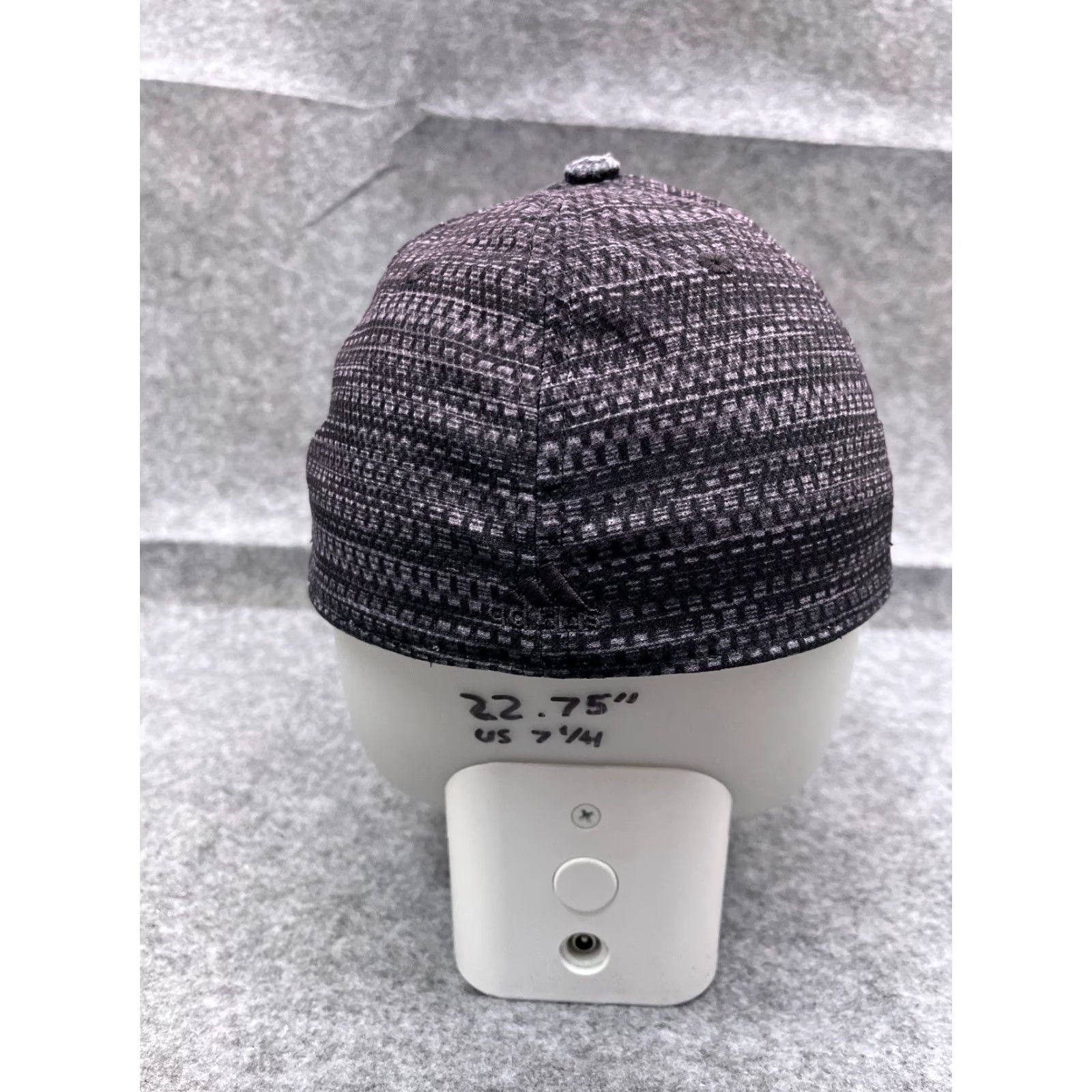 Adidas Adidas Hat Cap Fitted Adult Medium Purple Gray Stripe A-Flex Polyester Golf Hat/Cap Mens M Gray Stripe A-Flex Breathable Lightweight Golf Hat Size ONE SIZE - 6 Thumbnail