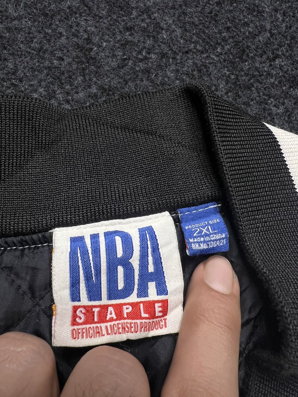 NBA VTG NBA X STAPLES ALL TEAMS FULL VERSITY BOMBER JACKET 2XL Size US XL / EU 56 / 4 - 4 Thumbnail