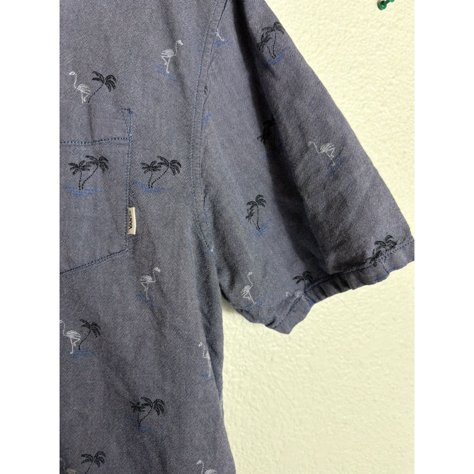 Vans VANS Palm Trees/Flamingo Chambray Button-Down Shirt Mens XL Blue Size US XL / EU 56 / 4 - 7 Thumbnail