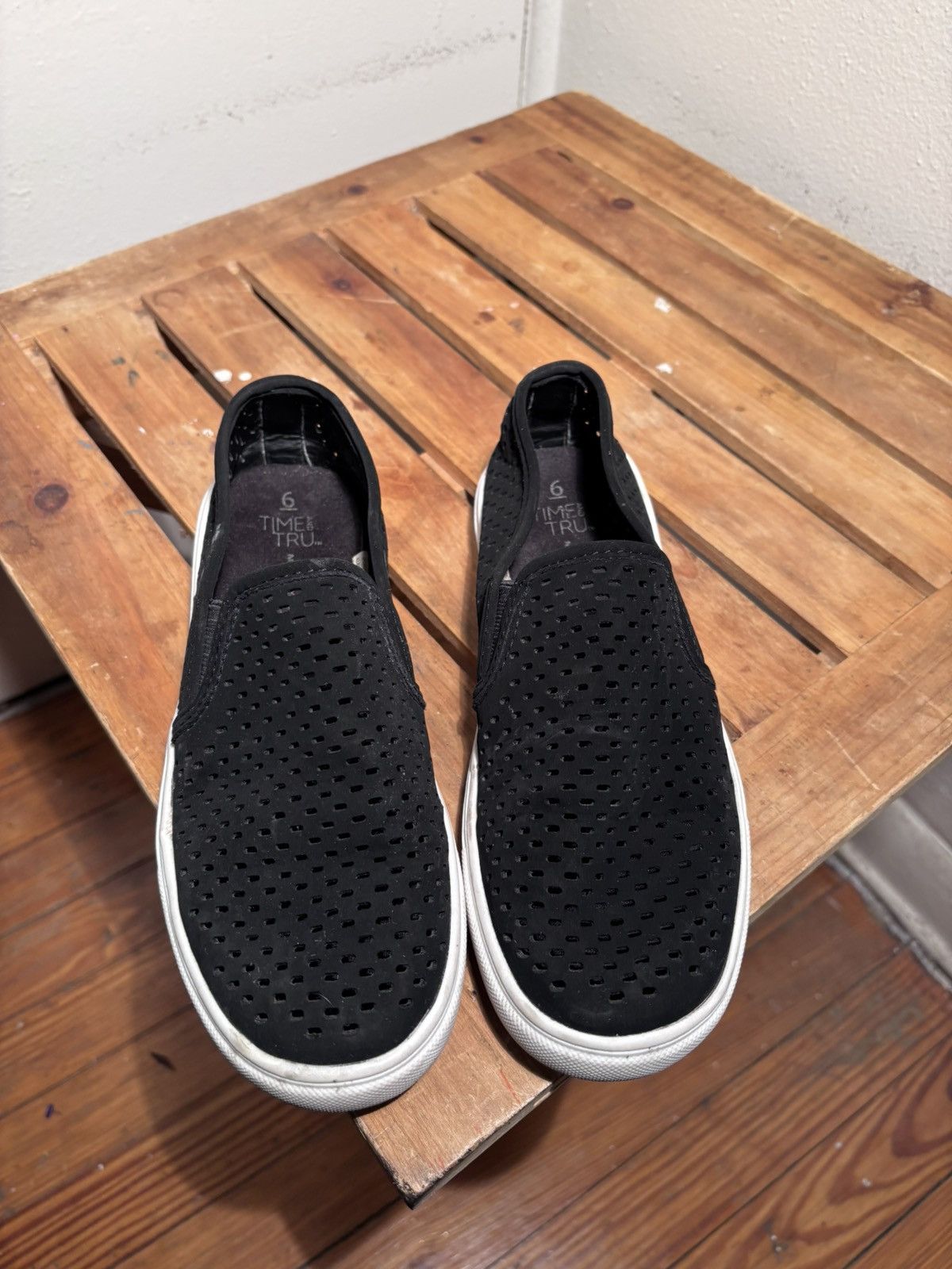 Other Time and Tru Memory Foam Slip On Sneakers Size US 6 / IT 36 - 4 Thumbnail