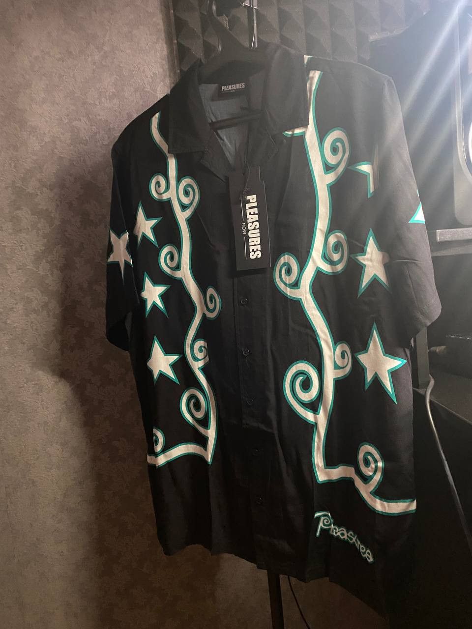 Pleasures Pleasures - Fury Button Down Size US M / EU 48-50 / 2 - 5 Thumbnail