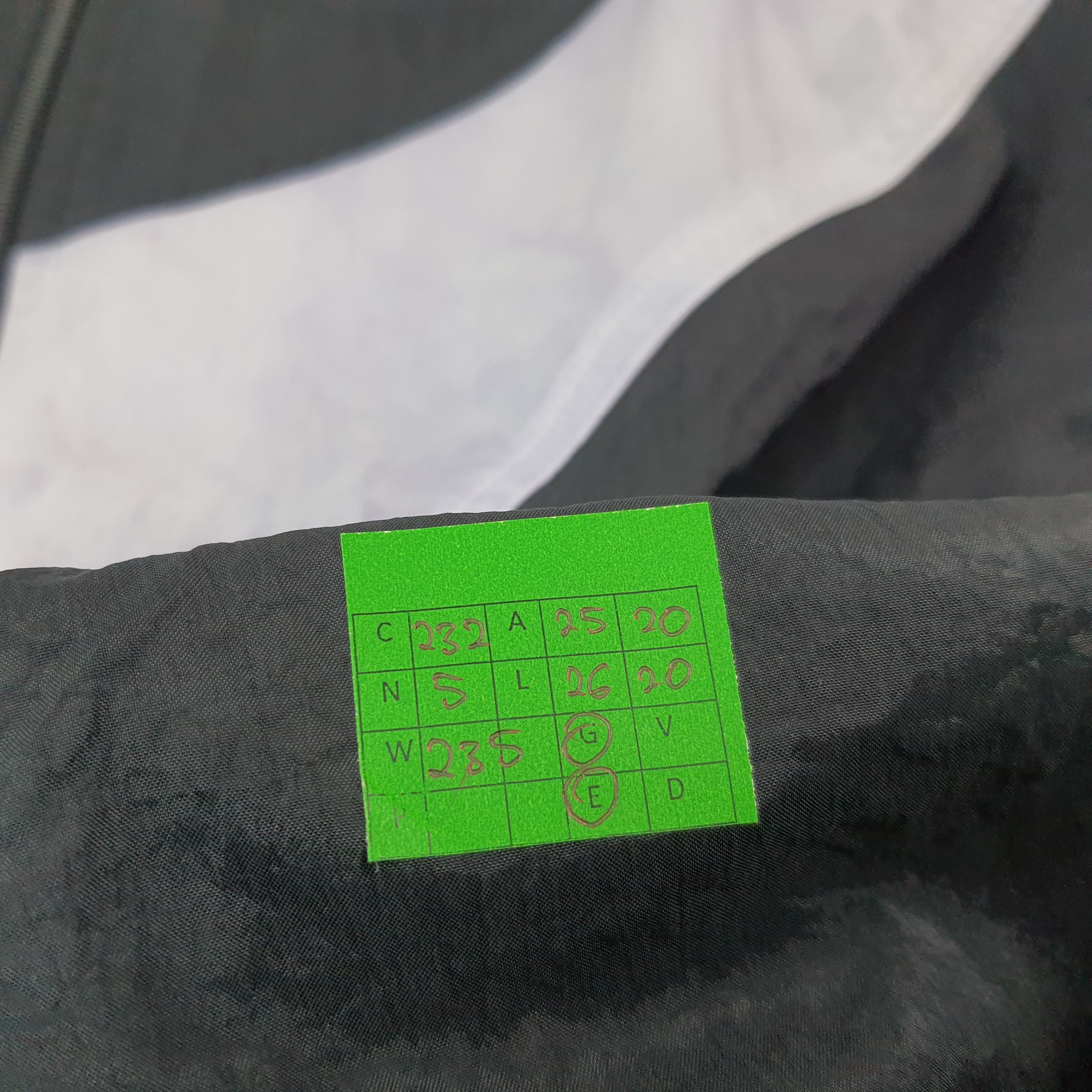 Nike × Vintage Vintage Nike Sports Outdoor Jacket C232N5 Size US XL / EU 56 / 4 - 6 Thumbnail