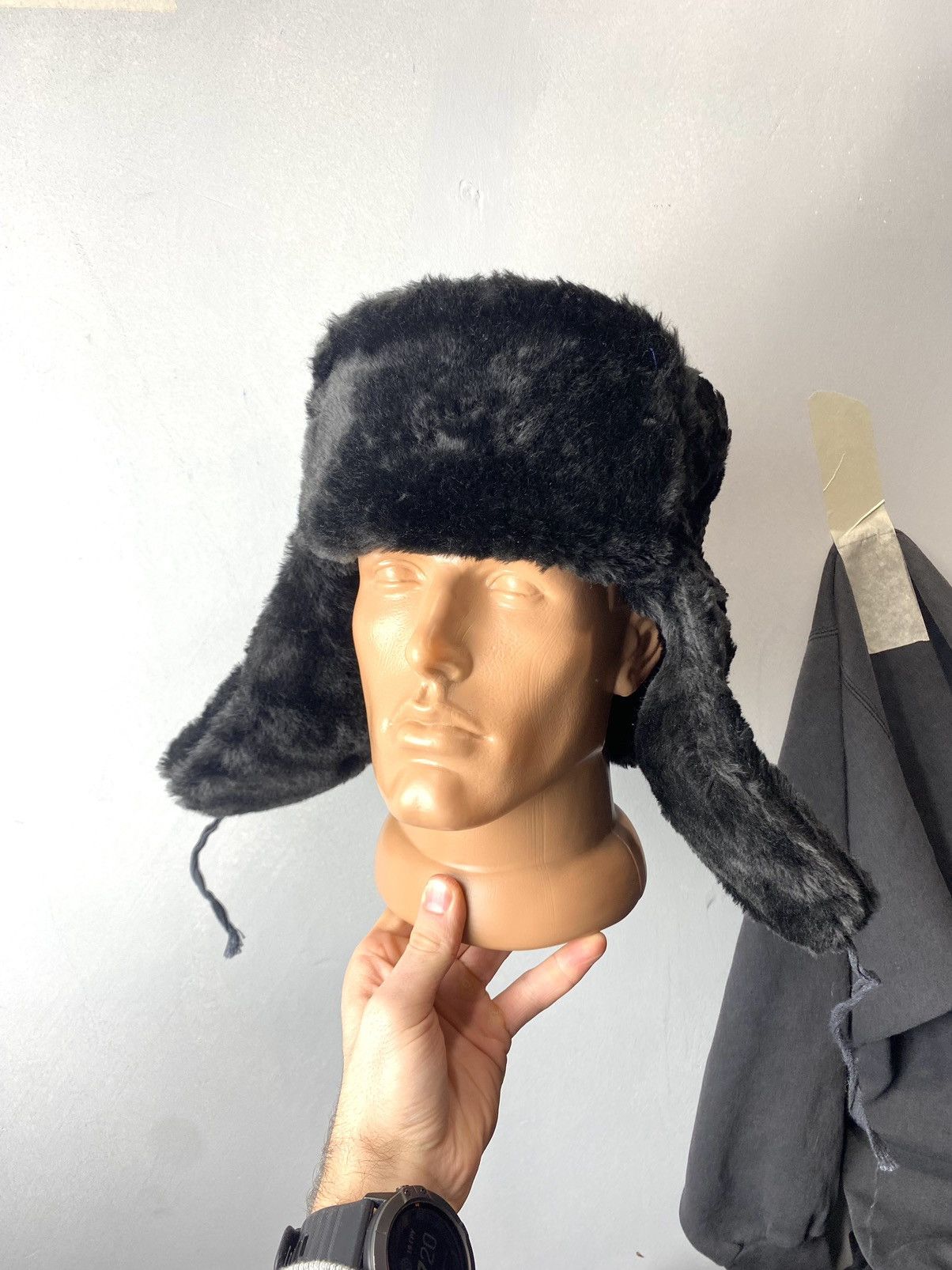Vintage Vintage Soviet Era Black Fur Ushanka Trapper Hat Winter Size ONE SIZE - 1 Thumbnail