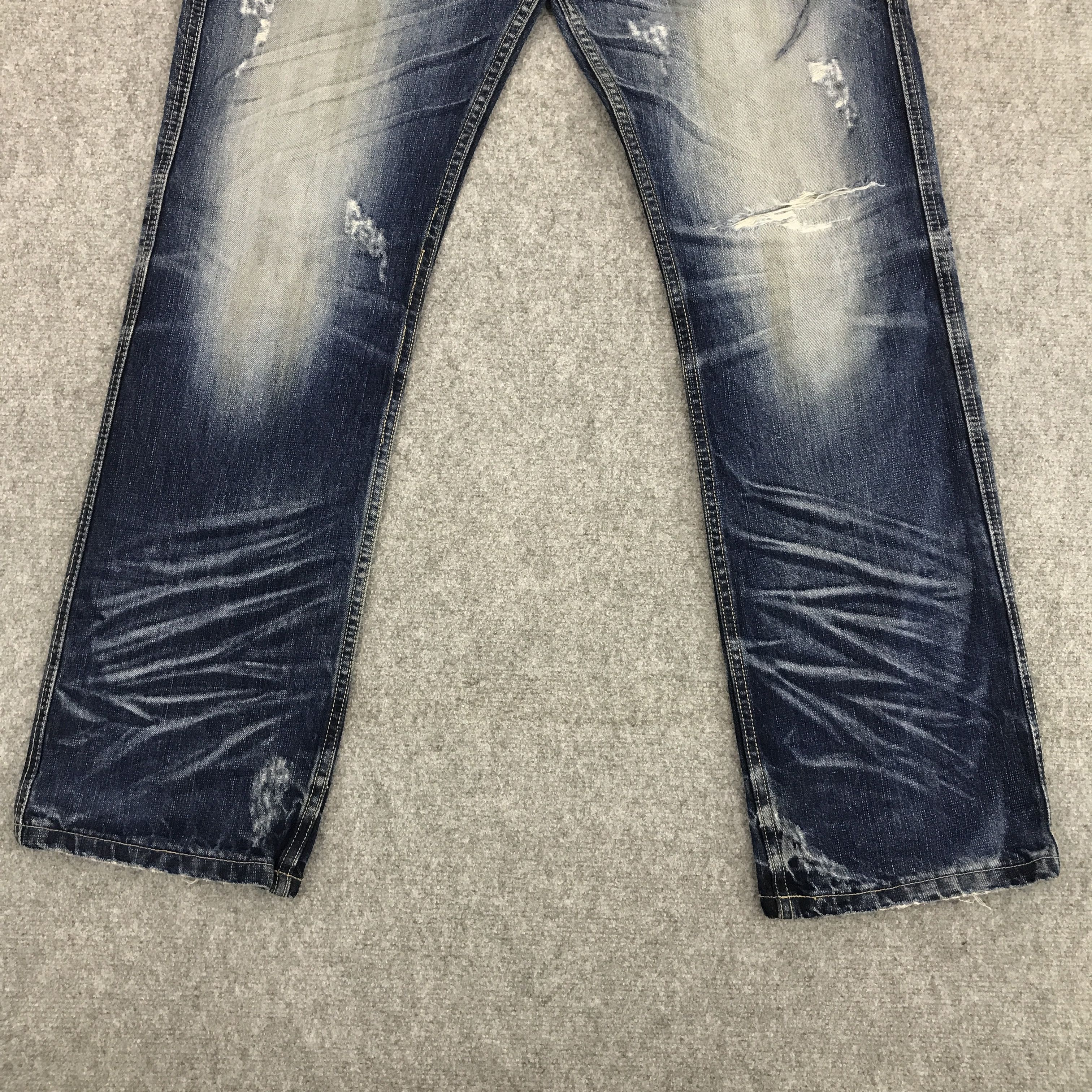 Japanese Brand 🔥CRAZY BEOPARD JAPAN STYLE DISTRESSED DENIM JEANS Size US 34 / EU 50 - 3 Thumbnail
