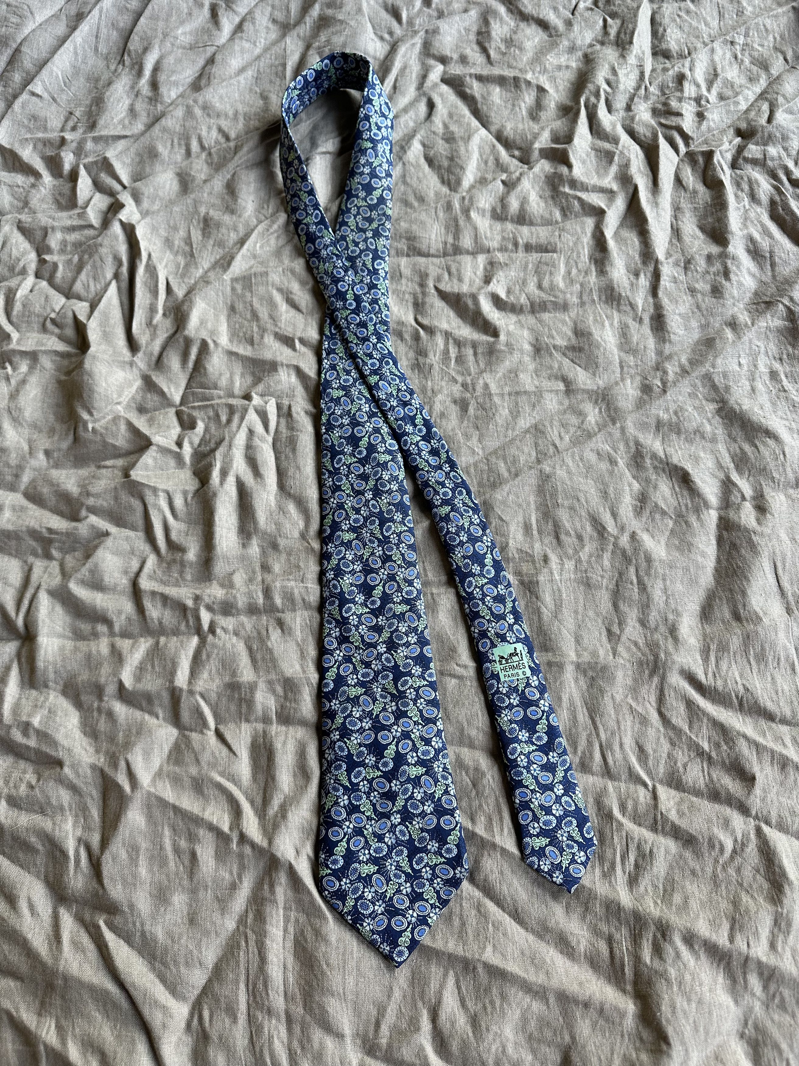 Hermes Hermes Vintage Floral Pattern Silk Tie 7650AP Size ONE SIZE - 4 Thumbnail