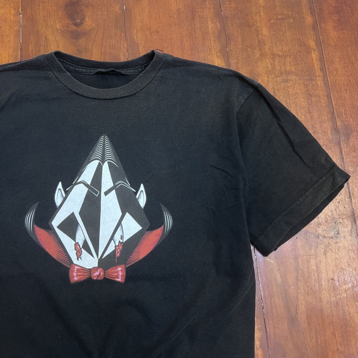 Volcom Vintage Skate Volcom Vampire Design Size US M / EU 48-50 / 2 - 3 Thumbnail