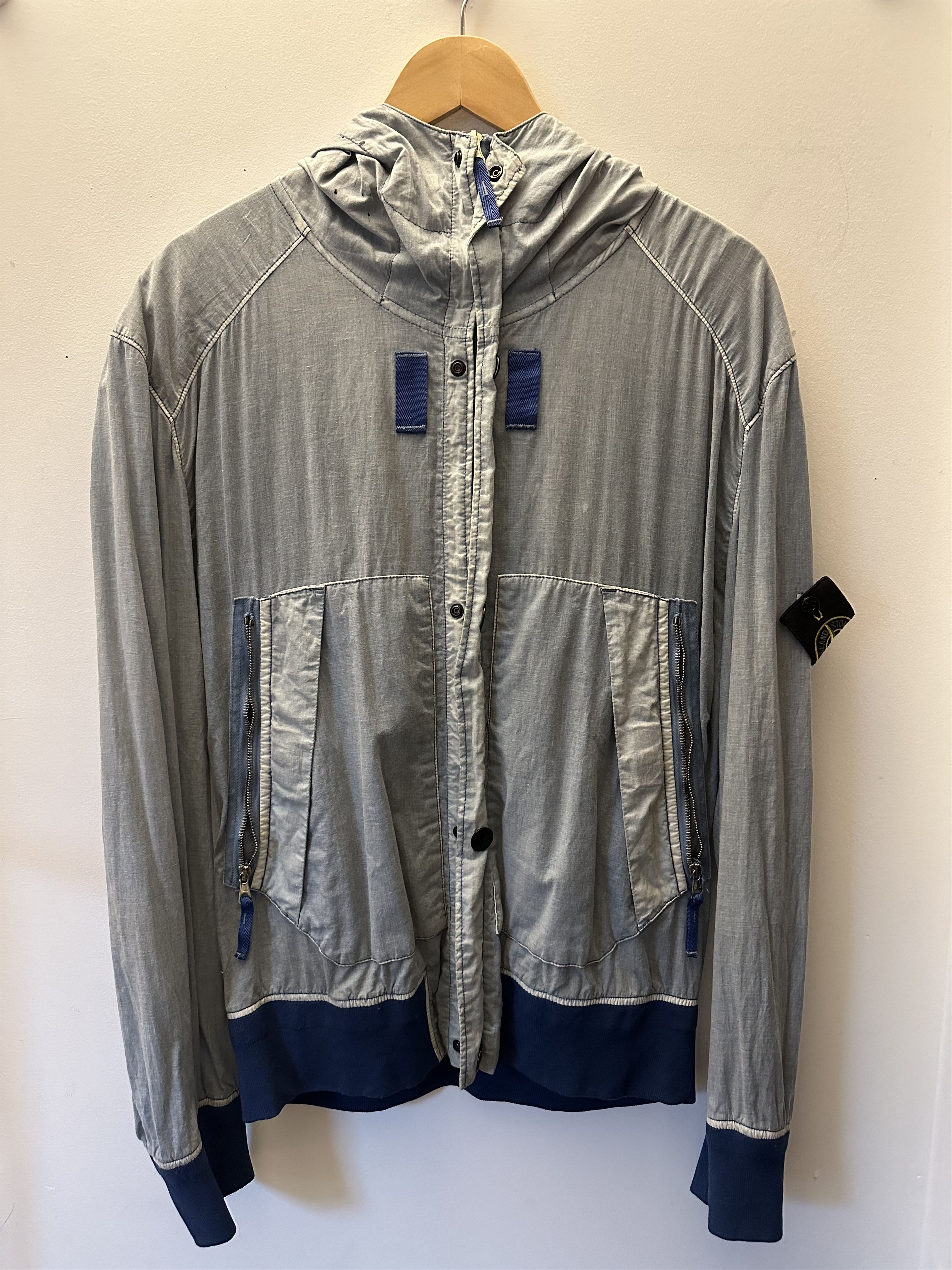 STONE  Mussola Gommata（バーガンディ） Stone Island: Gray Mussola Gommata-TC Jacket | SSENSE