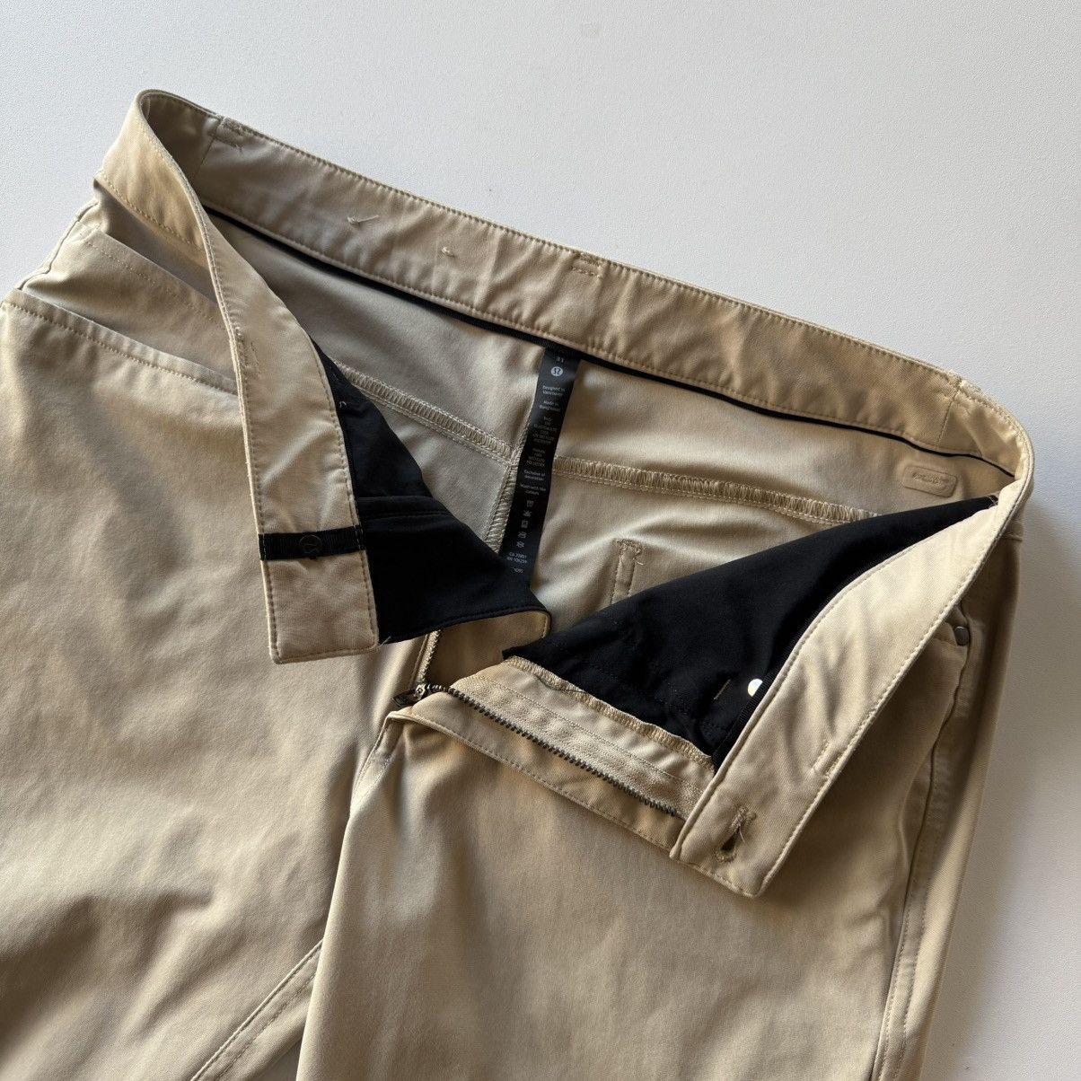 Lululemon ABC Classic-Fit 5 Pocket Pant ($138 Retail) Size US 31 - 8 Thumbnail