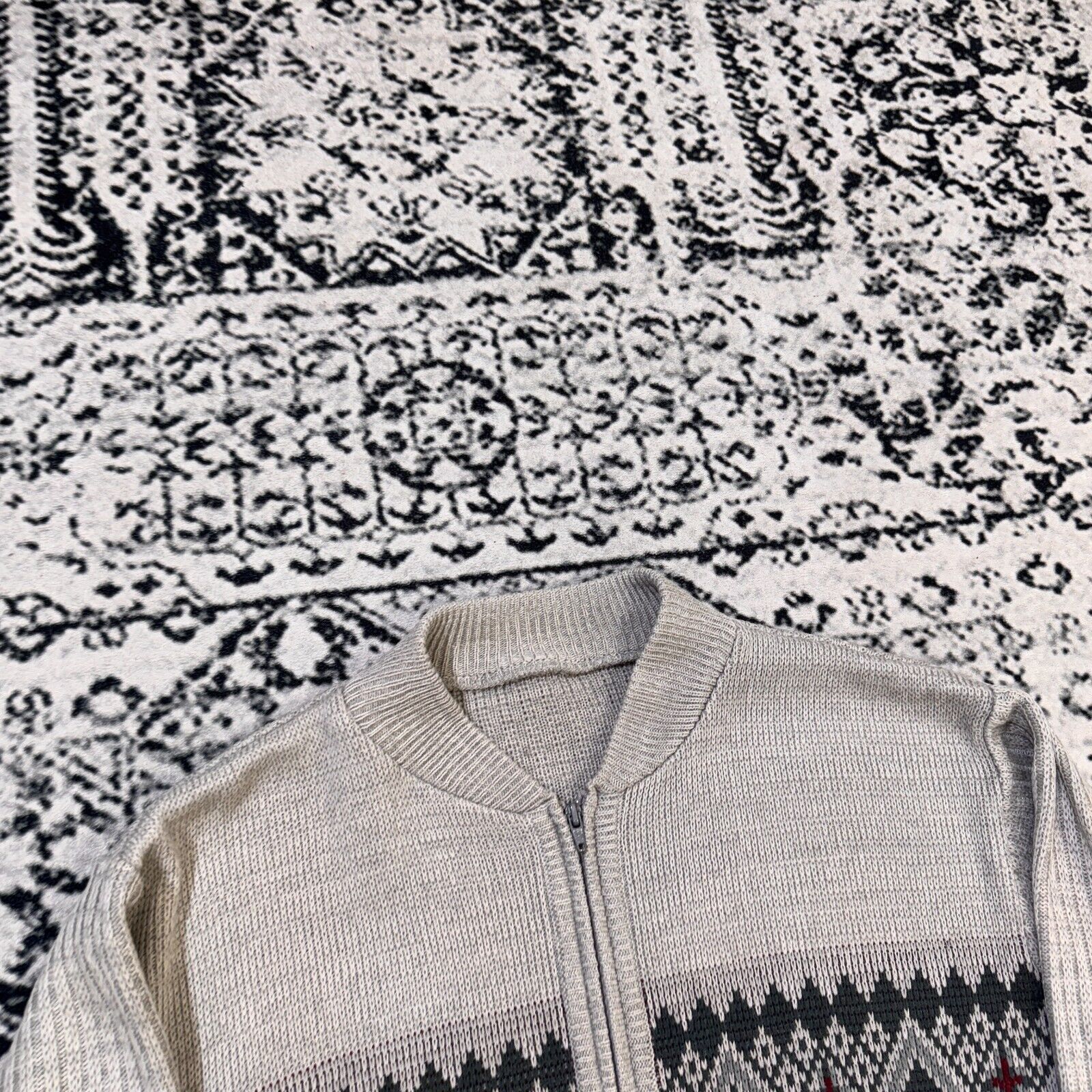 Vintage Vintage Unisex Gray Acrylic Sweater Size L Y2K 90s Geometric Size US L / EU 52-54 / 3 - 9 Thumbnail