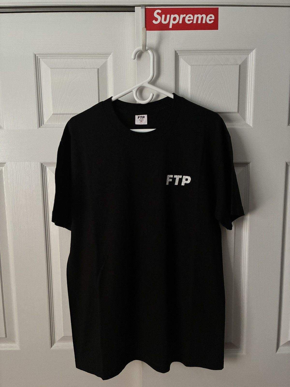 Foulplay Company × Fuck The Population FTP x FOULPLAY LOGO TEE SIZE L Size US L / EU 52-54 / 3 - 1 Thumbnail