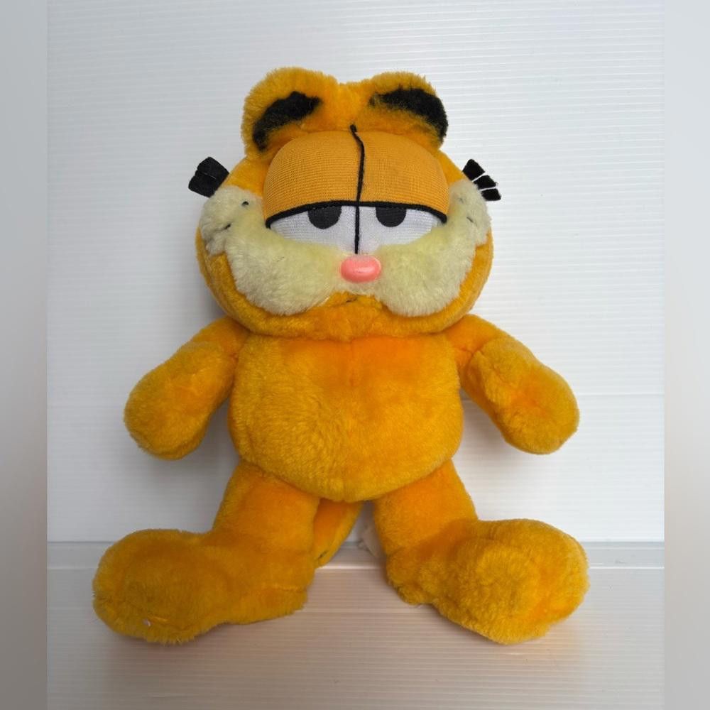 Designer Vintage Garfield Stuffed Animal Size ONE SIZE - 1 Thumbnail