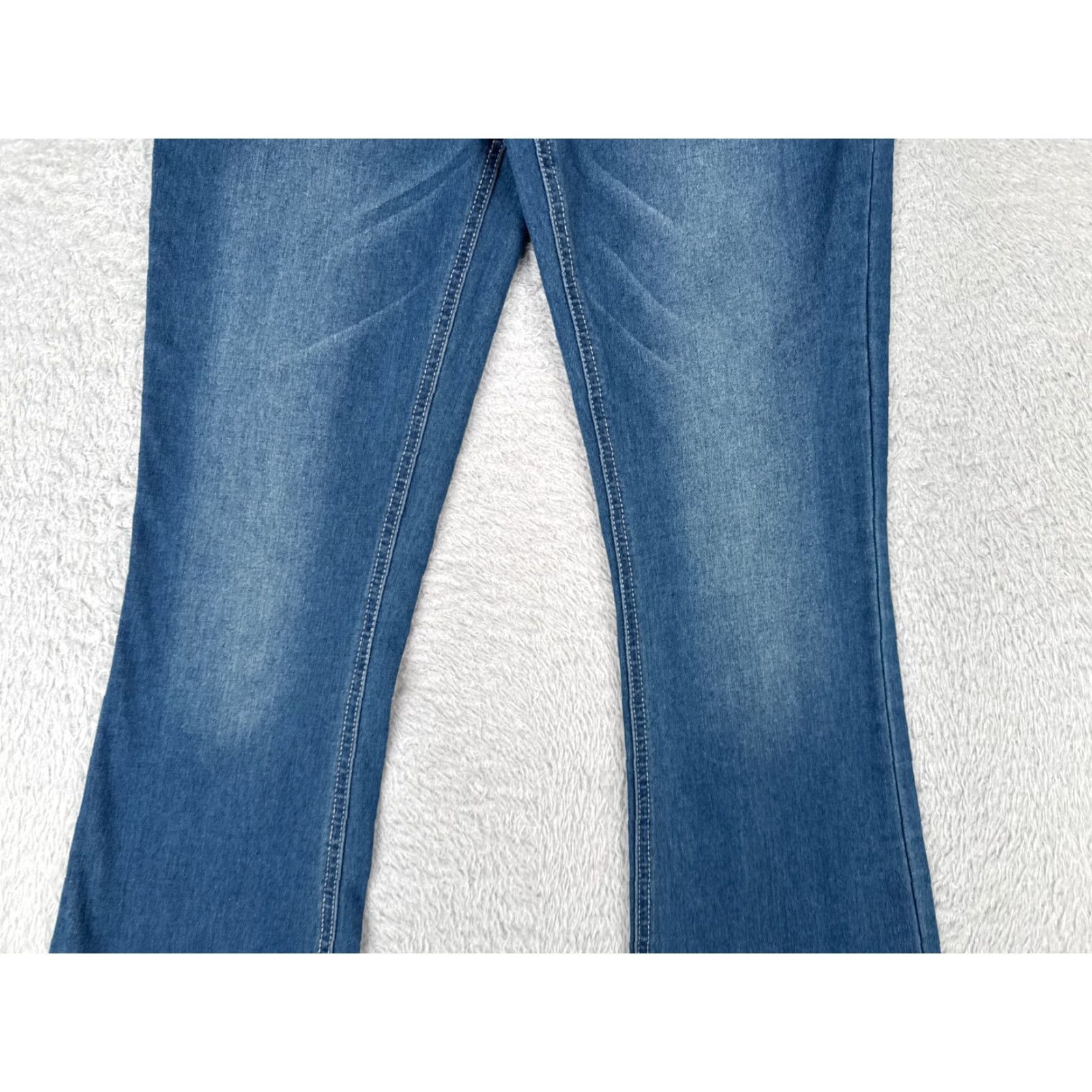 Old Navy Old Navy Jeans Women 31 Blue Denim Flared Mid Rise Cotton Blend 31x31 Midiross Jeans Women 31 Blue Denim Flared Mid Rise Cotton Blend 31x31 Size 24" / US 00 / IT 34 - 3 Thumbnail
