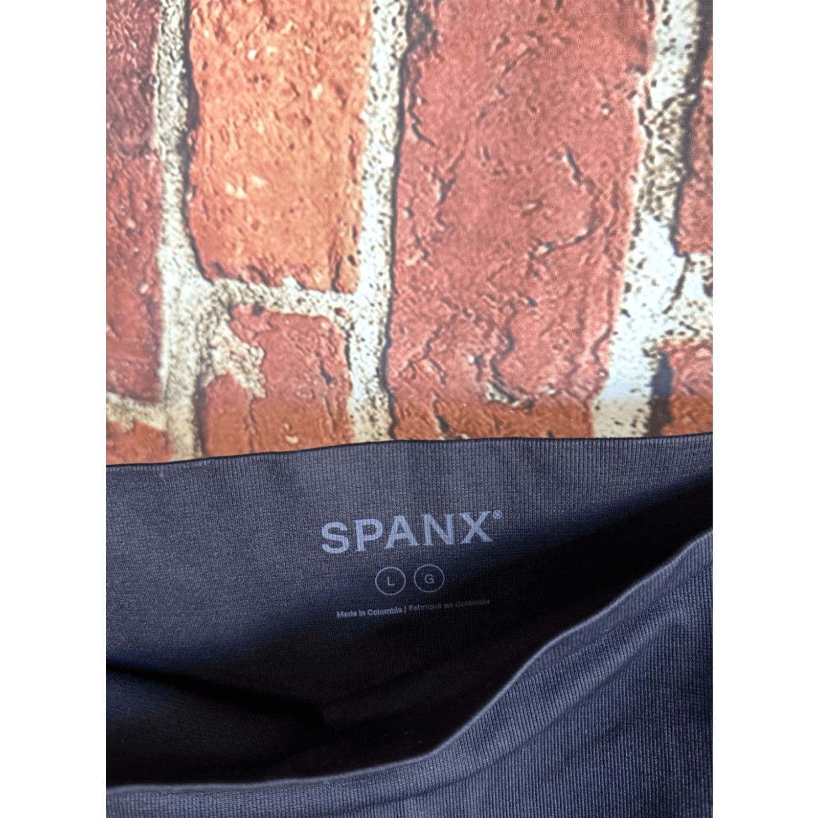 Spanx SPANX Womens Black Cropped Leggings Pull On Size Large L Juniors Cropped Black Leggings Womens Spanx Size 36" / US 14 / IT 50 - 3 Thumbnail