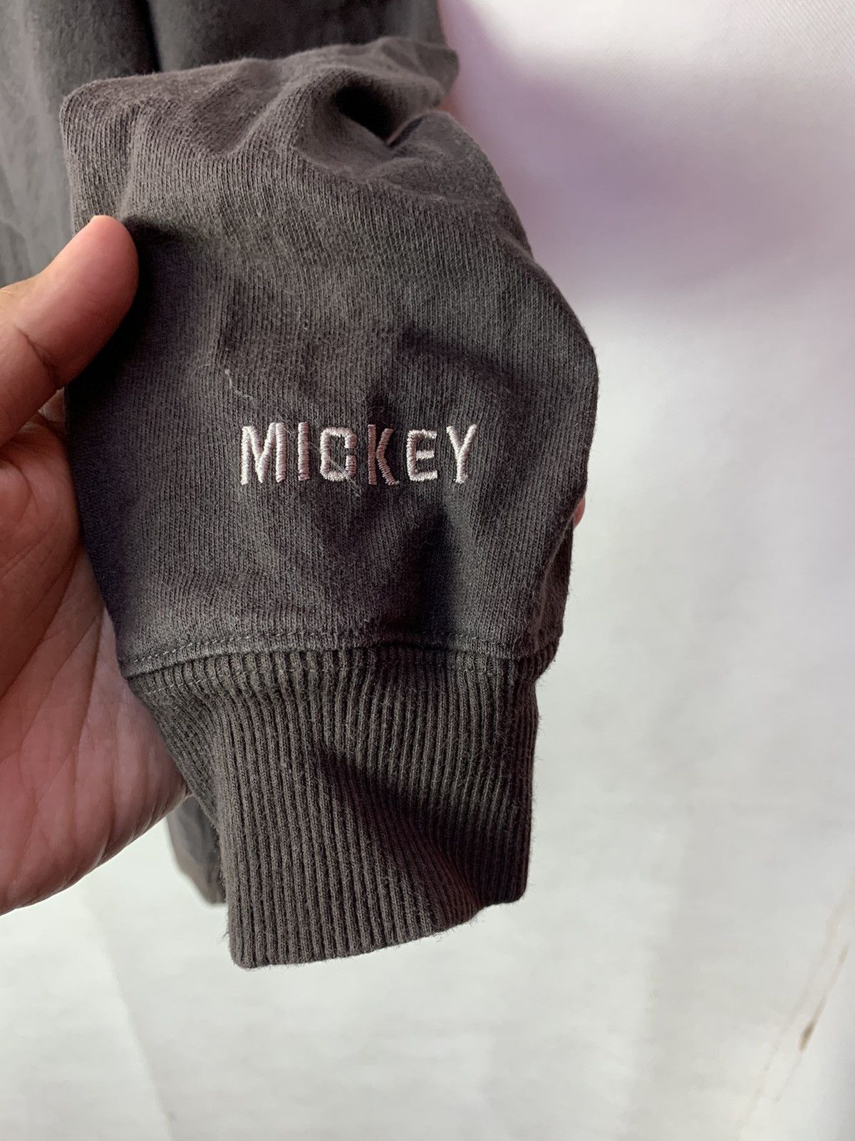 Disney 🔥Iconic Mickey Mouse Stand Embroided Sweatshirt Size US M / EU 48-50 / 2 - 4 Thumbnail