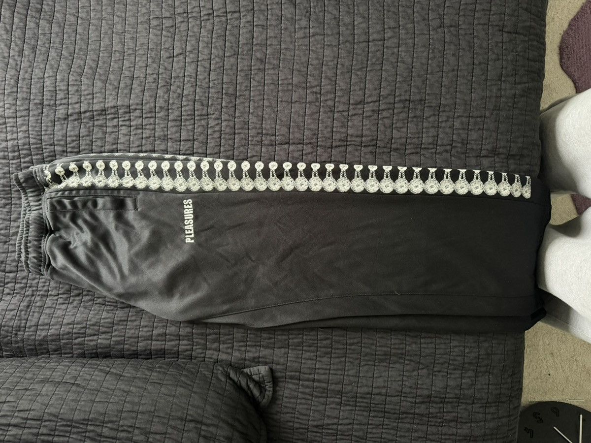 Pleasures Pleasures Sweatpants Size US 29 - 1 Preview
