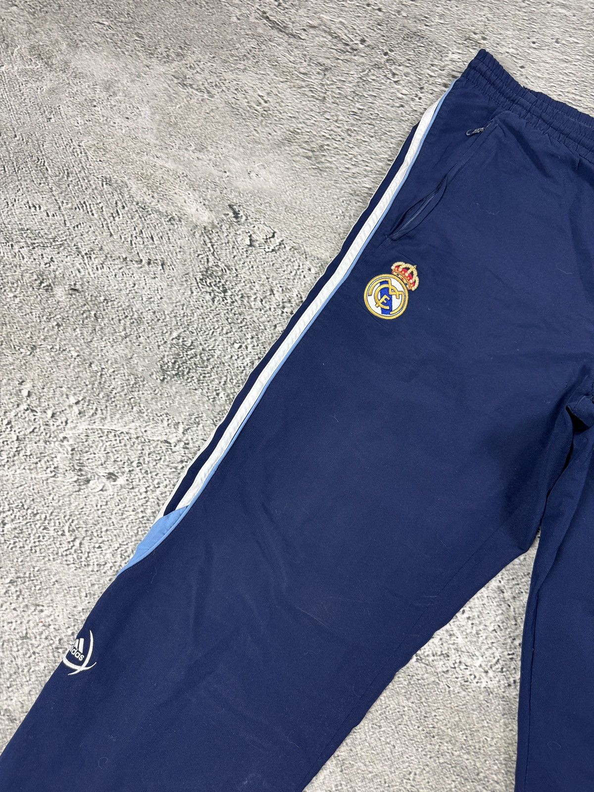 Adidas Real Madrid Adidas tracksuit White Blue 05/06 Vintage Size US M / EU 48-50 / 2 - 11 Thumbnail