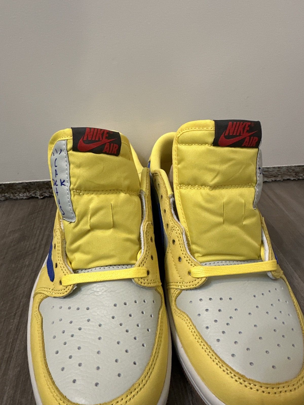 Jordan Brand × Nike × Travis Scott Women’s Air Jordan 1 Retro OG SP Size US 9 / IT 39 - 11 Thumbnail