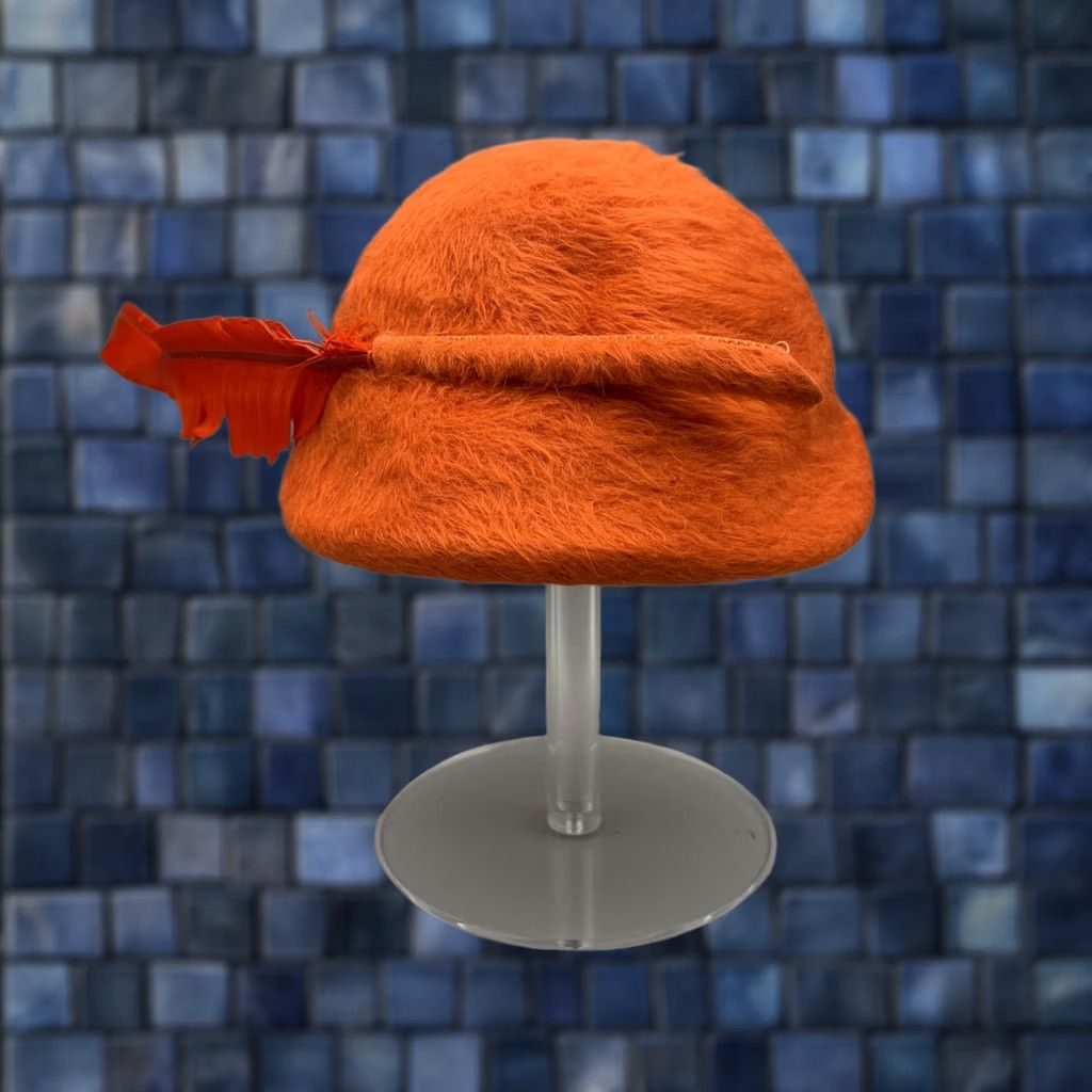 FELT VINTAGE Marcee Modes Hat Cloche Womens One Size Orange Wool Felt Feather 60s Size ONE SIZE - 1 Thumbnail