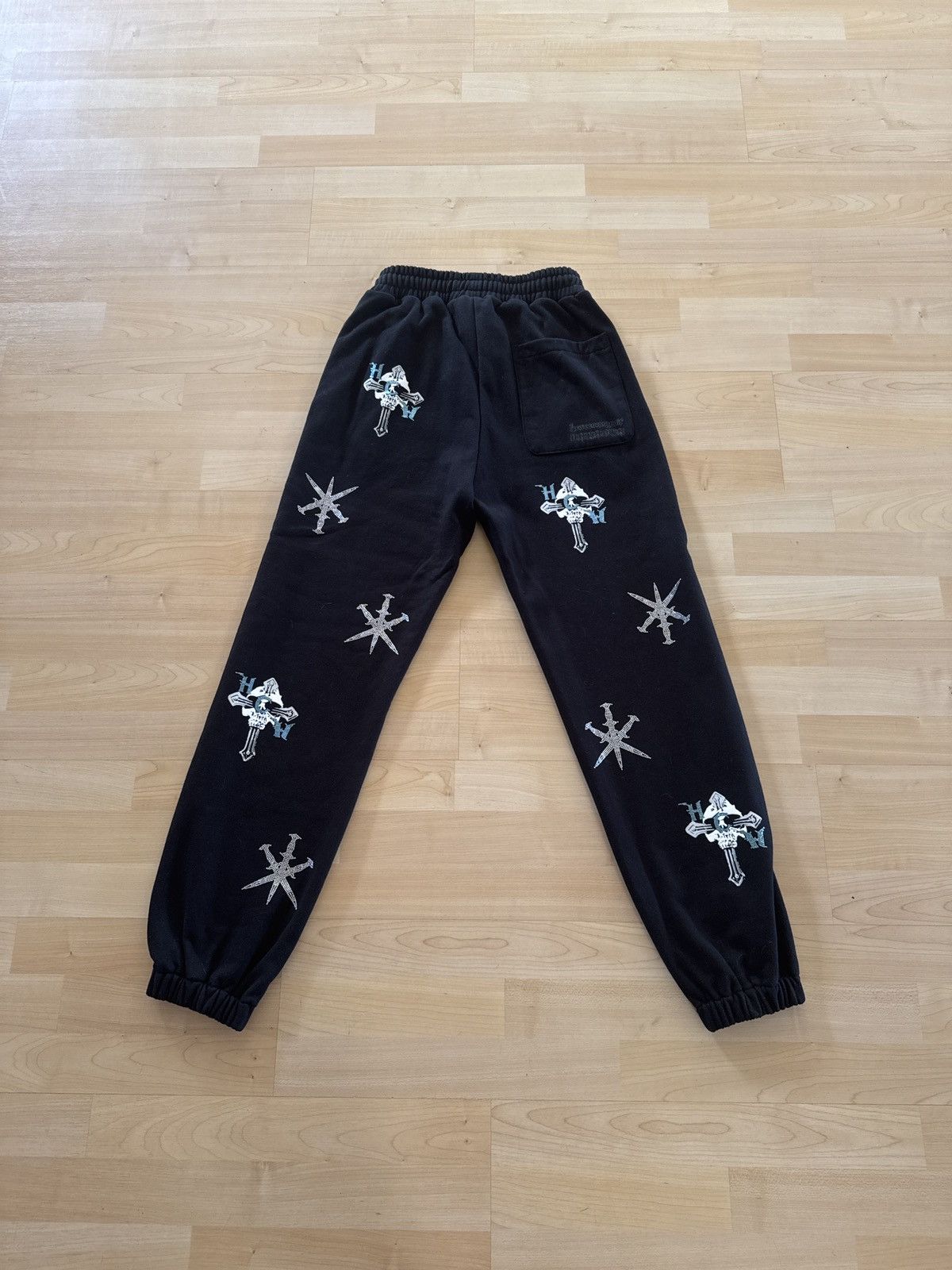 Unknown London skull cross rhinestone sweats Size US 26 / EU 42 - 3 Thumbnail