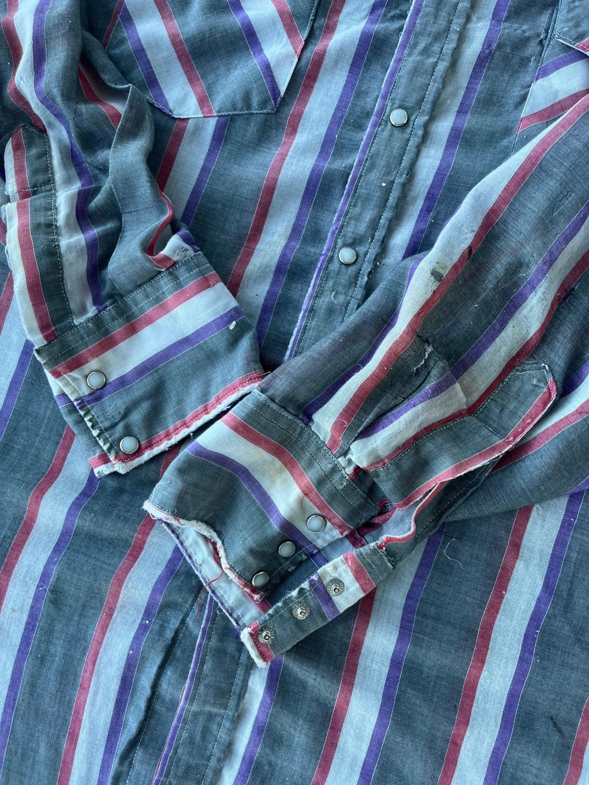 Vintage Vintage 1980s Striped Pearl Snap Thin Button Up Shirt Size US XL / EU 56 / 4 - 6 Thumbnail