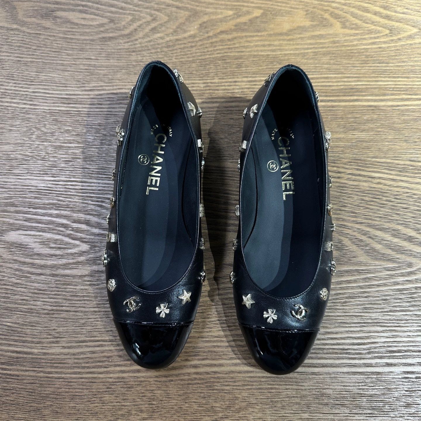 Chanel Chanel may884 Vic Crystal-Embellished Flat Shoes 35.5 Size US 5 / IT 35 - 2 Thumbnail