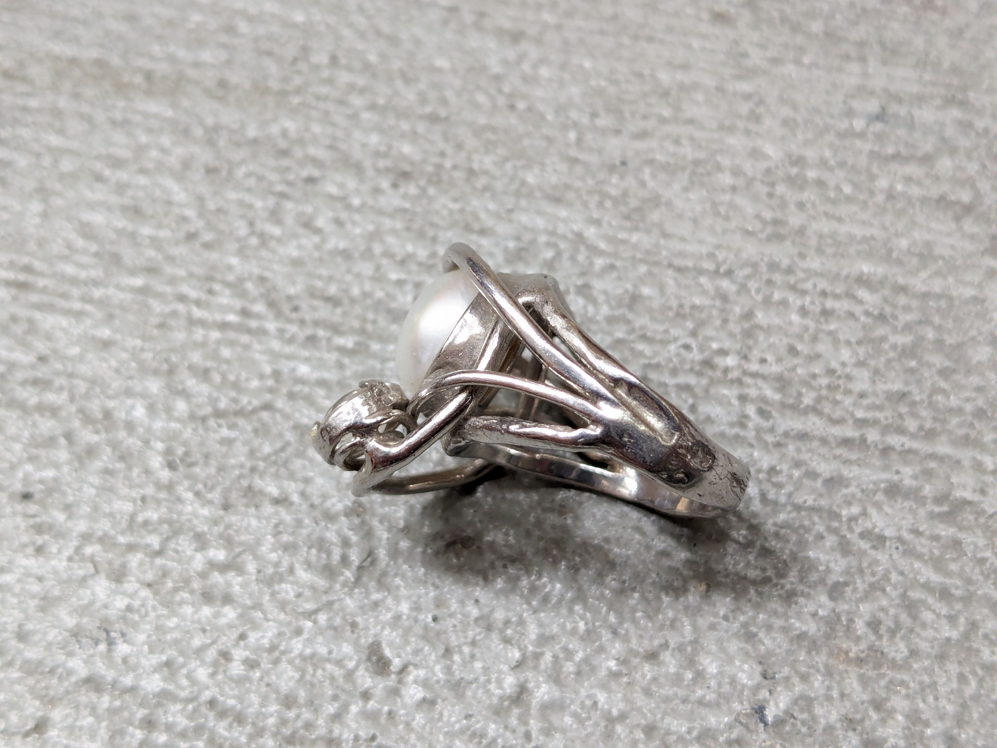 Jewelry Lirm Sterling Silver Ring Pearl Modern Avant Garde 7 Israel Size ONE SIZE - 10 Thumbnail