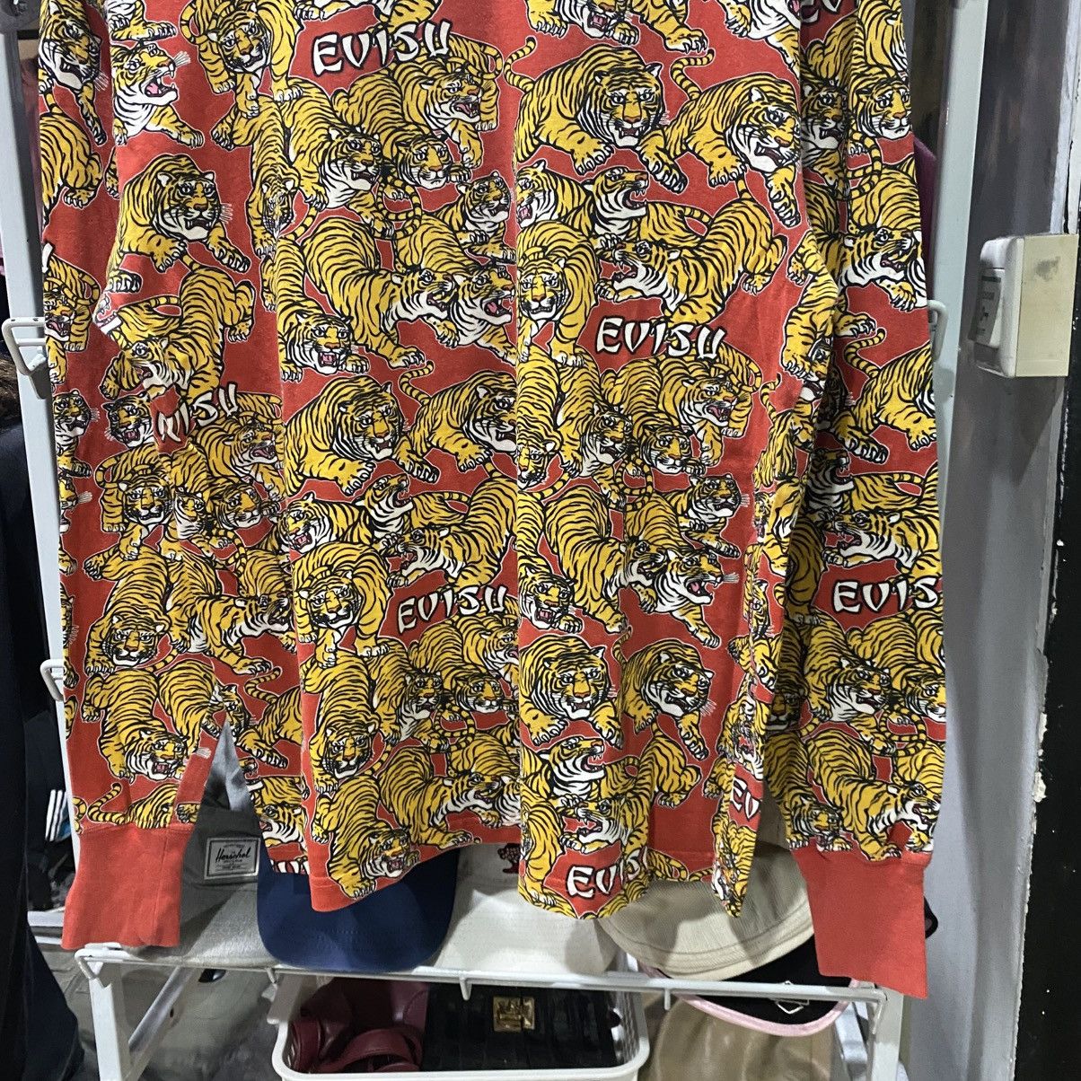 Evisu Rare Vintage Evisu Full Print Tiger Long Sleeve Shirts Size US L / EU 52-54 / 3 - 4 Thumbnail