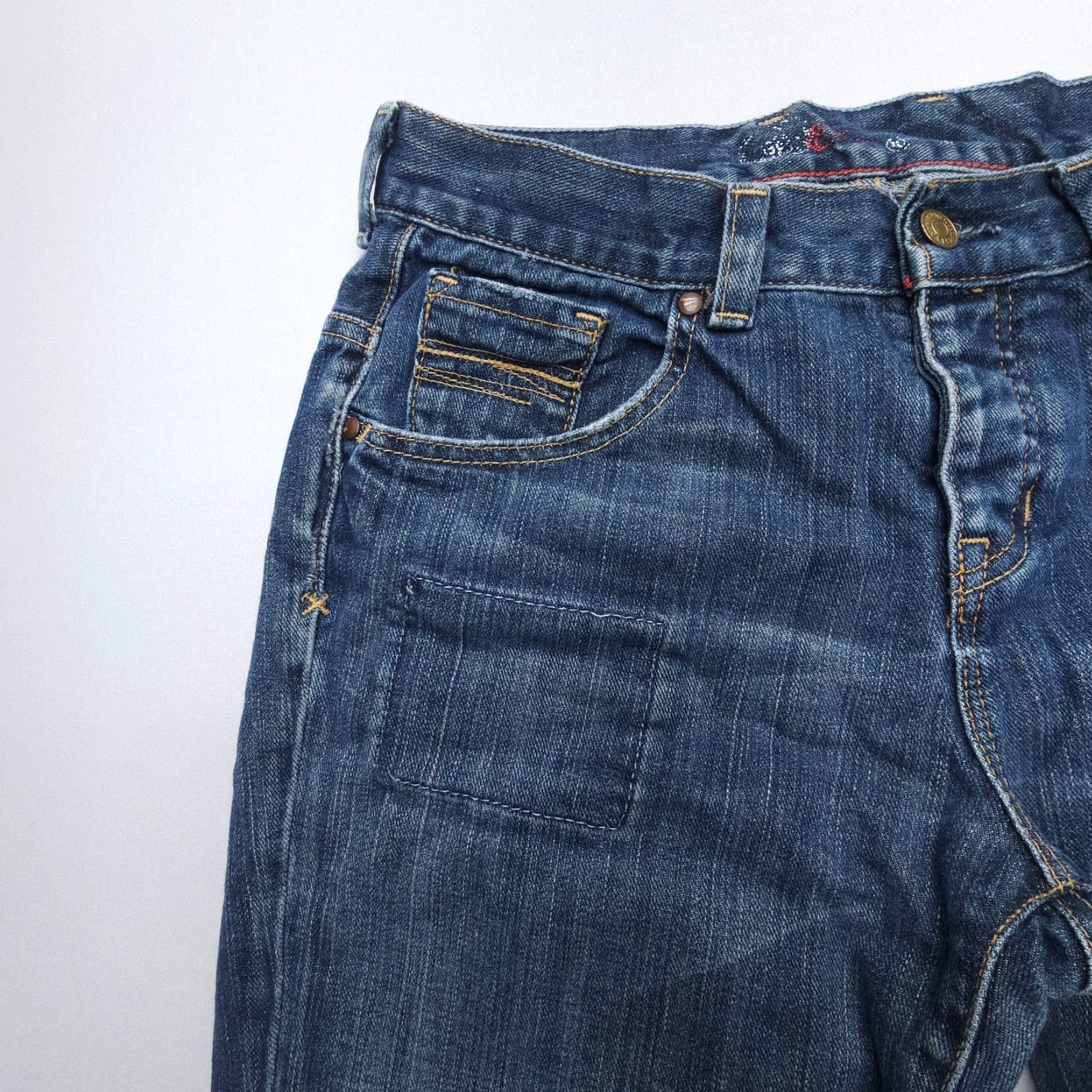 Gap Vintage GAP Buckle Back Crop Jeans Size 10 Dark Wash Mid Rise USA Button Fly Jeans Womens 90s Theme Blue Denim Cotton 5-Pocket Regular Inseam 24 Size 32" / US 10 / IT 46 - 7 Thumbnail