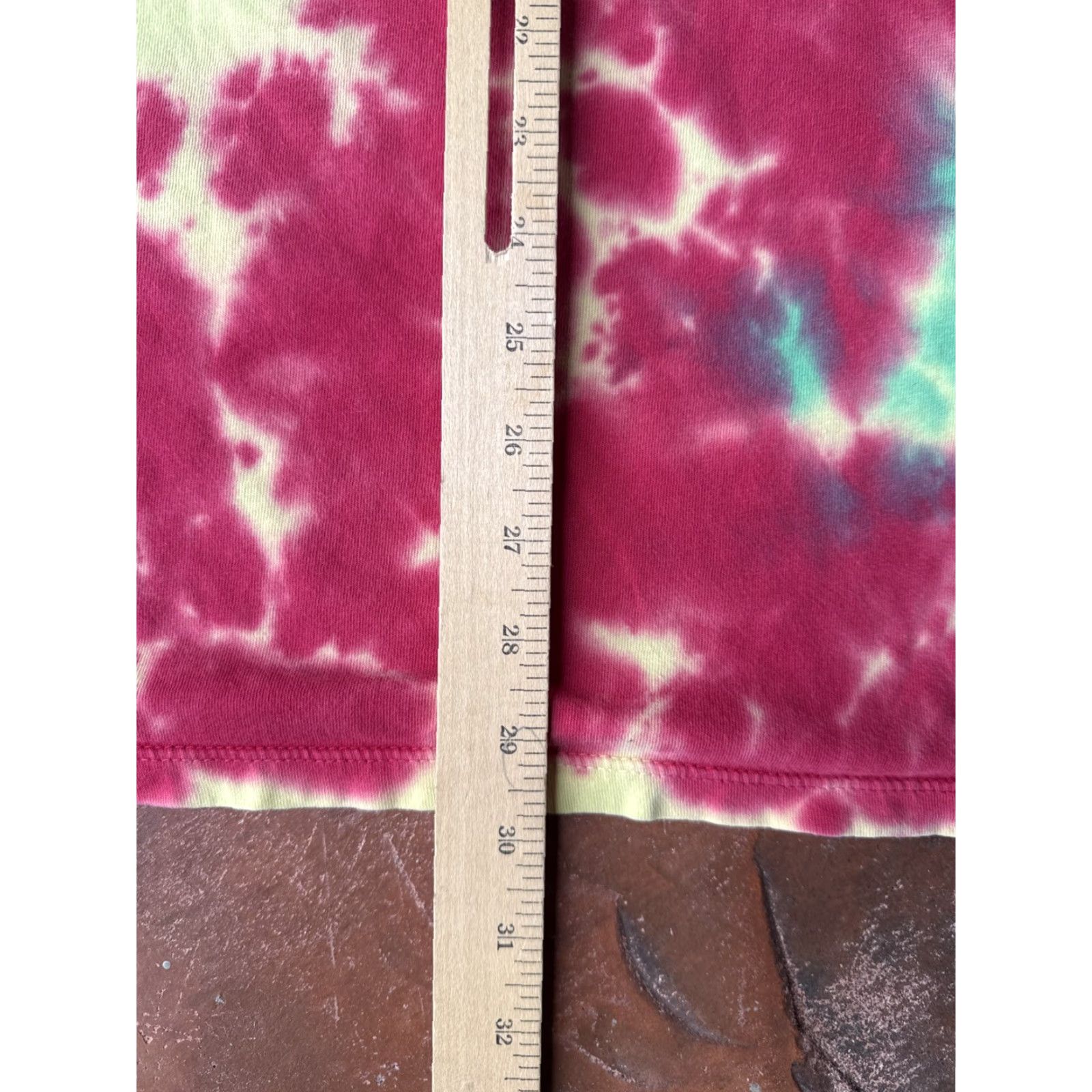 Guess Guess x J Balvin VIBRAS Logo Tie Dye T-Shirt Men’s XL Graphic Short Sleeve Size US XL / EU 56 / 4 - 6 Thumbnail