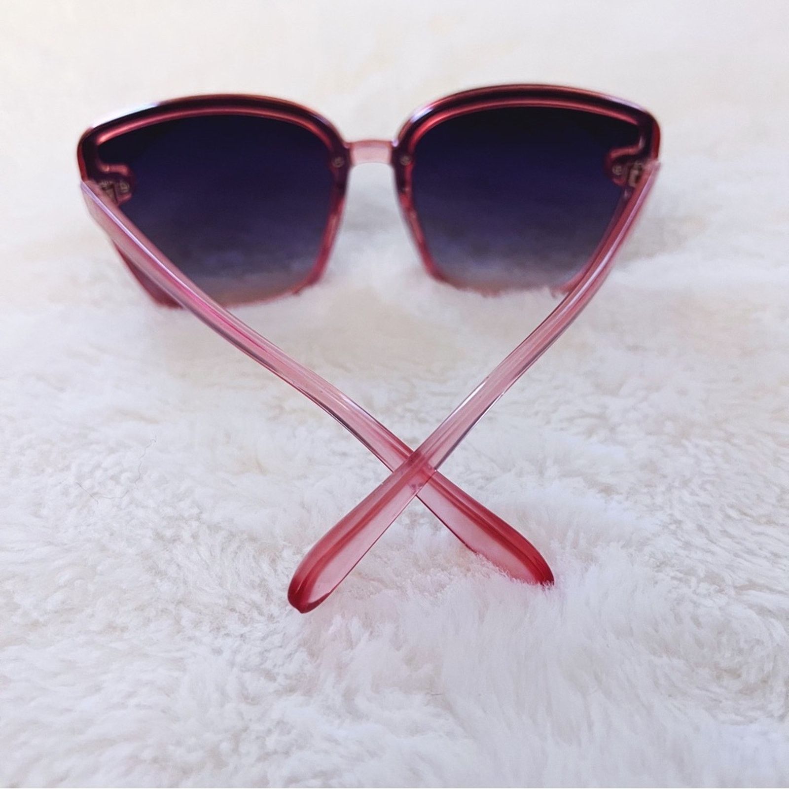 Other Giselle Black & Pink Oversized Cat Eye Sunglasses Size ONE SIZE - 7 Thumbnail