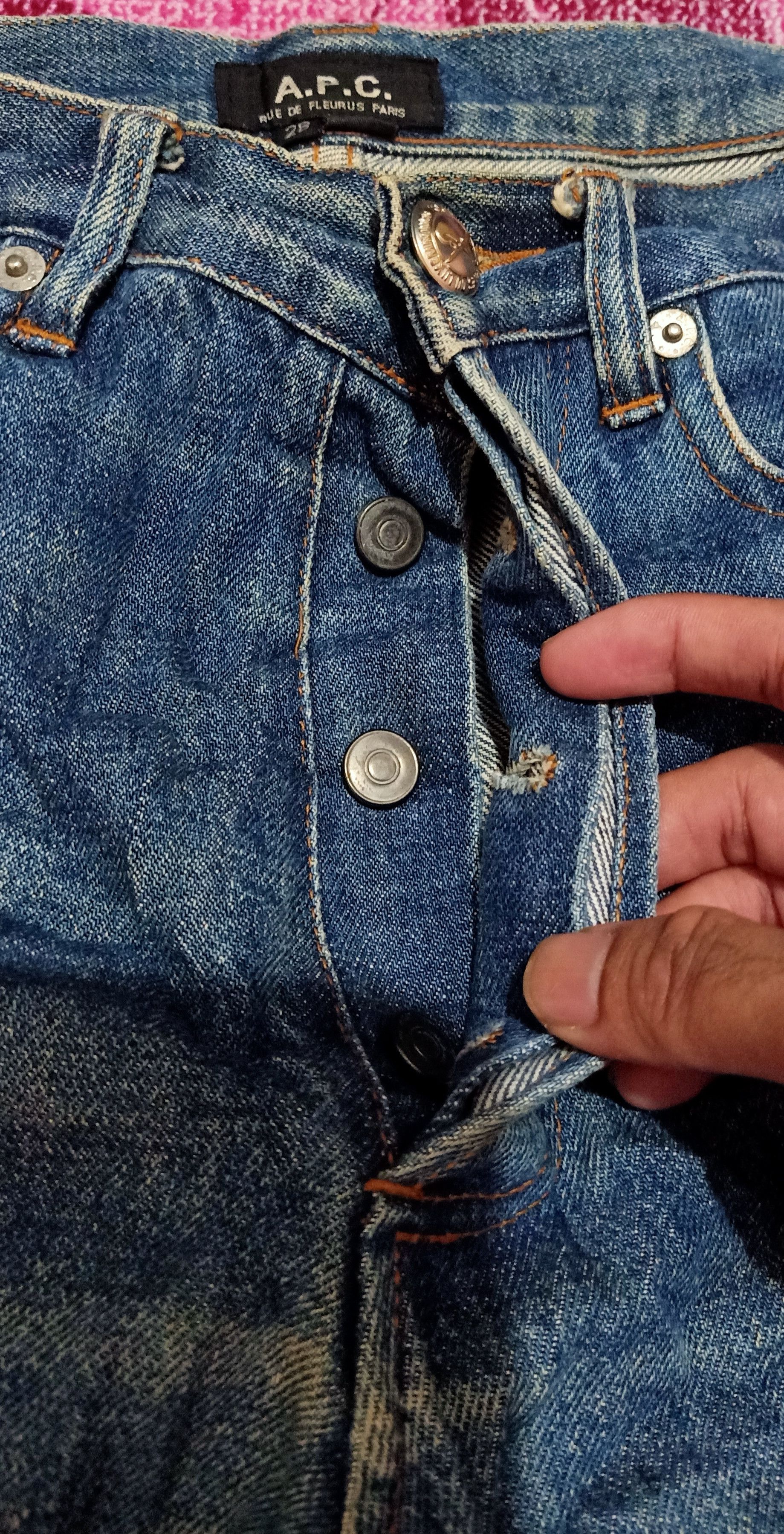 A.P.C. A.p.c. selvedge distressed jeans Size US 27 - 2 Thumbnail