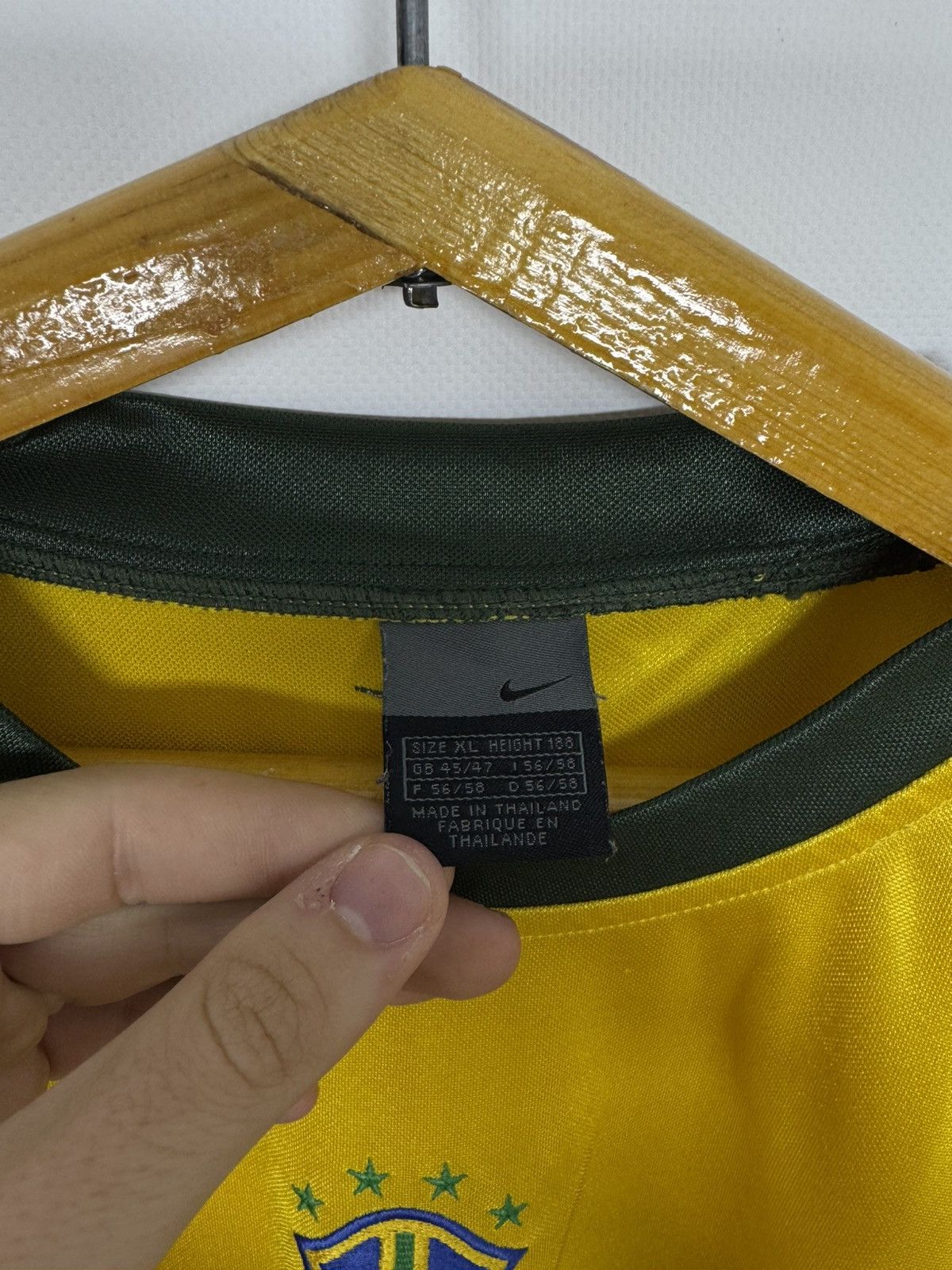 Nike Vintage BRAZIL 2000/2002 HOME FOOTBALL SHIRT SOCCER JERSEY Size US XL / EU 56 / 4 - 11 Thumbnail