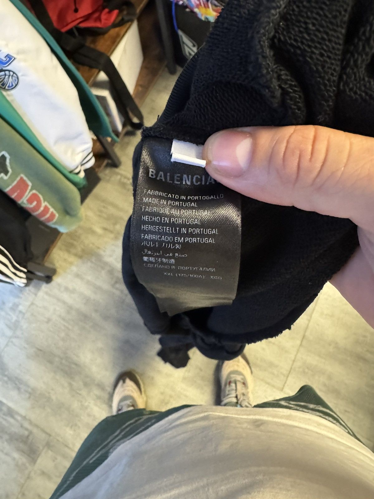 Balenciaga Balenciaga hood crypto double b logo pre owned xxl Size US XXL / EU 58 / 5 - 2 Thumbnail