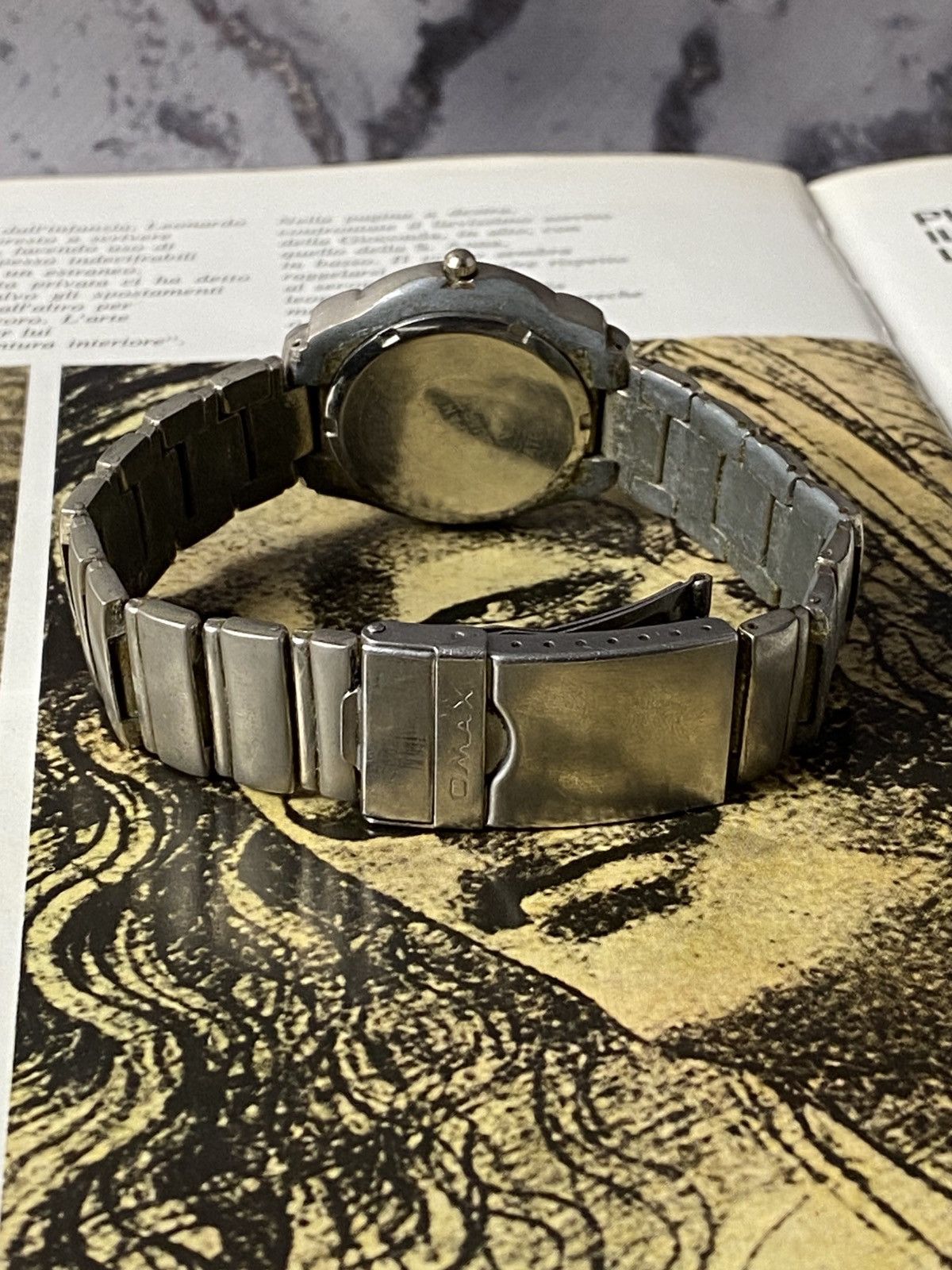 Japanese Brand Vintage Omax Crystal Futuristic Space Age Steel Watch Size ONE SIZE - 2 Thumbnail