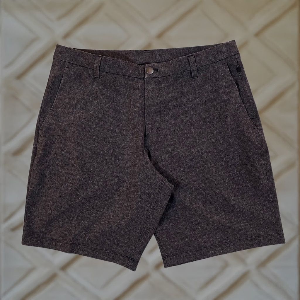 Lululemon EUC Lululemon Commission 9" Shorts Charcoal Gray Mens 34 Performance Stretch Size US 34 / EU 50 - 1 Thumbnail