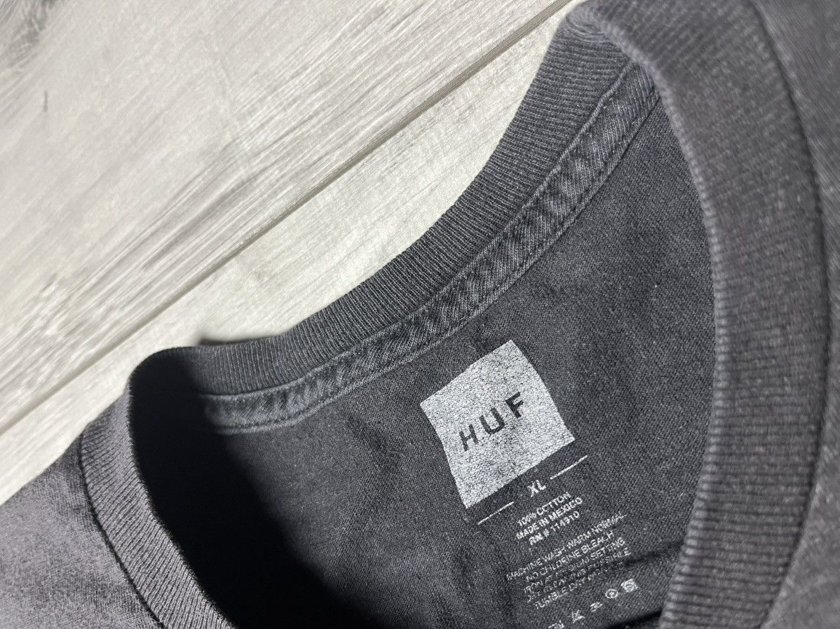 Huf Huf dogs box logo Tshirt size XLarge Size US XL / EU 56 / 4 - 4 Thumbnail